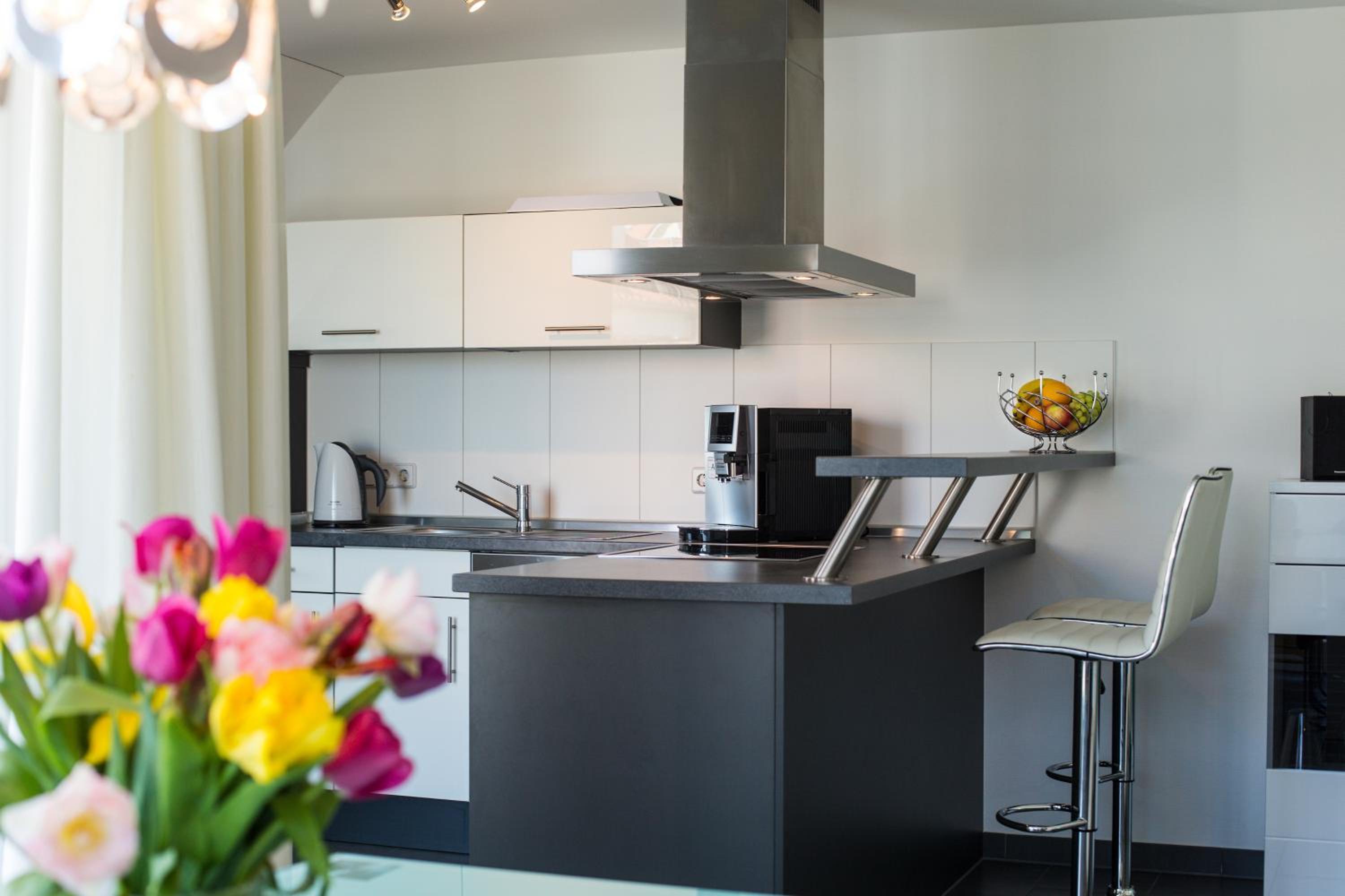 Apartment photo 2