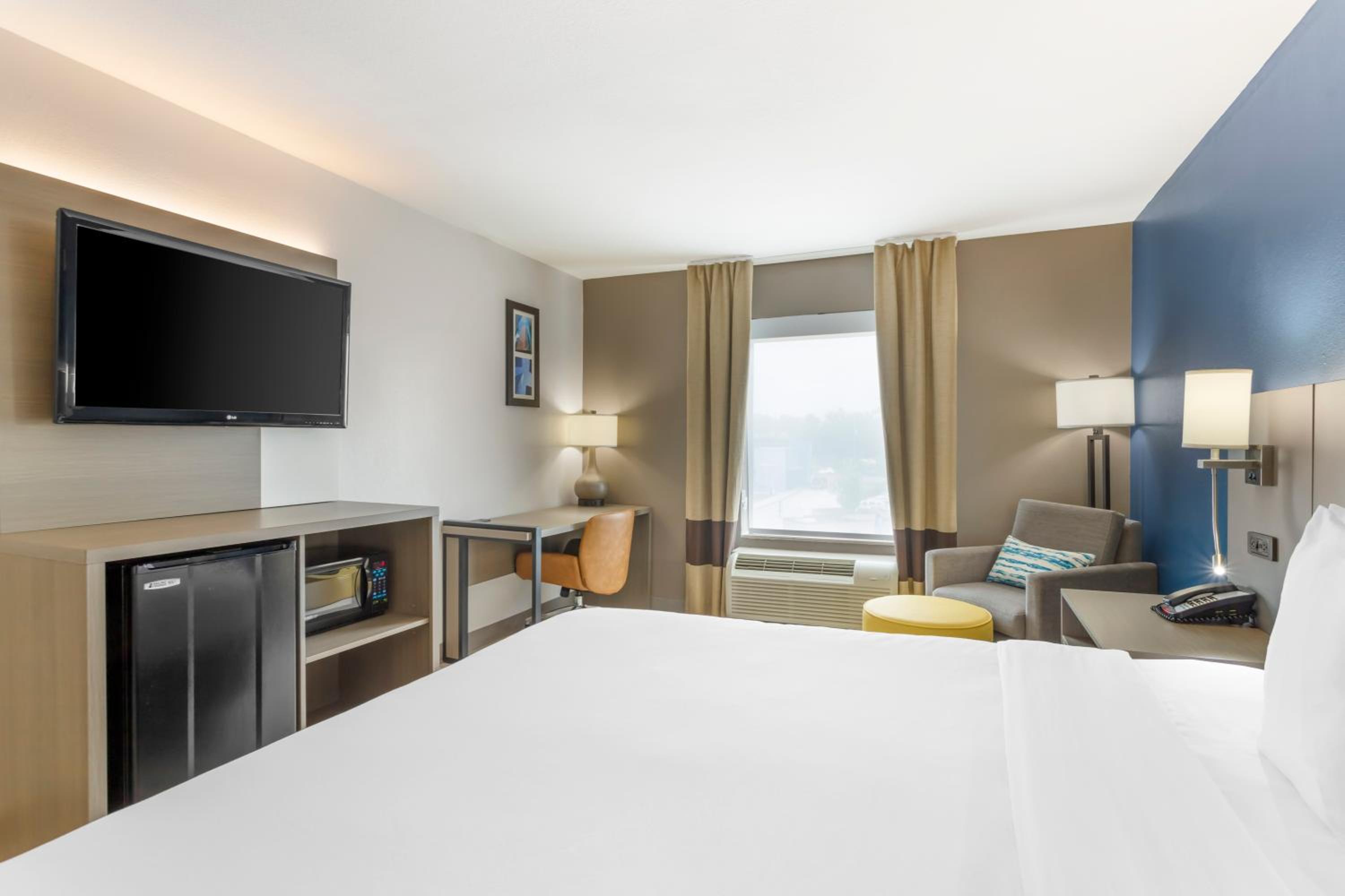 King Room - Accessible/Non-Smoking - Photo 1