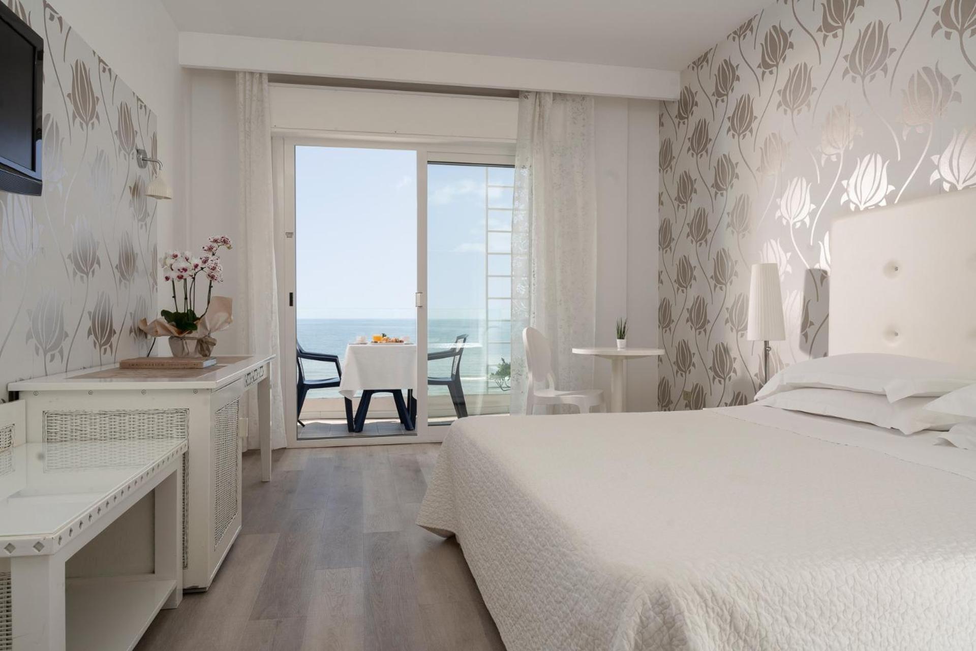 Standard Room Sea Front - Photo 1