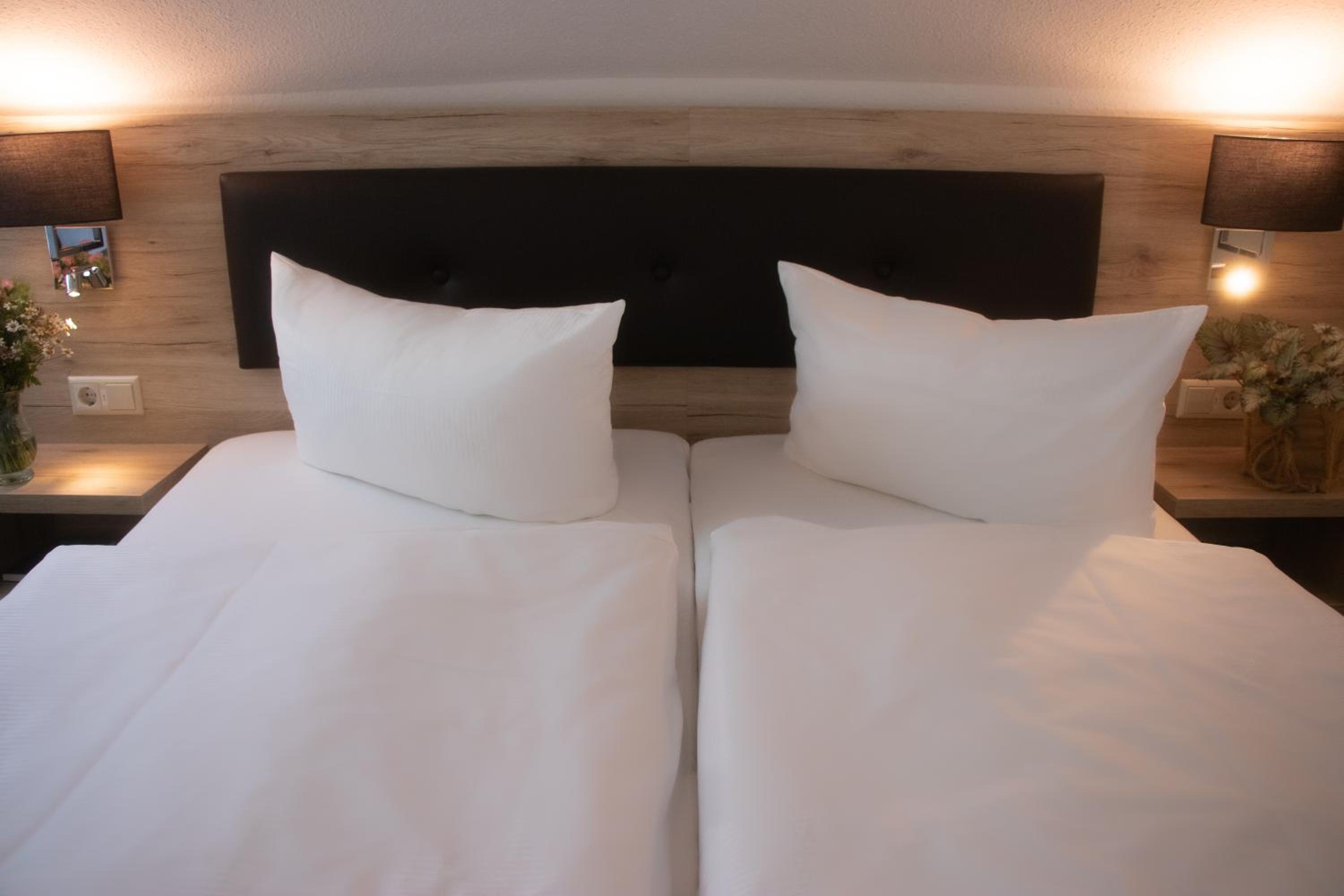 Standard Double Room (side of the street) photo 2
