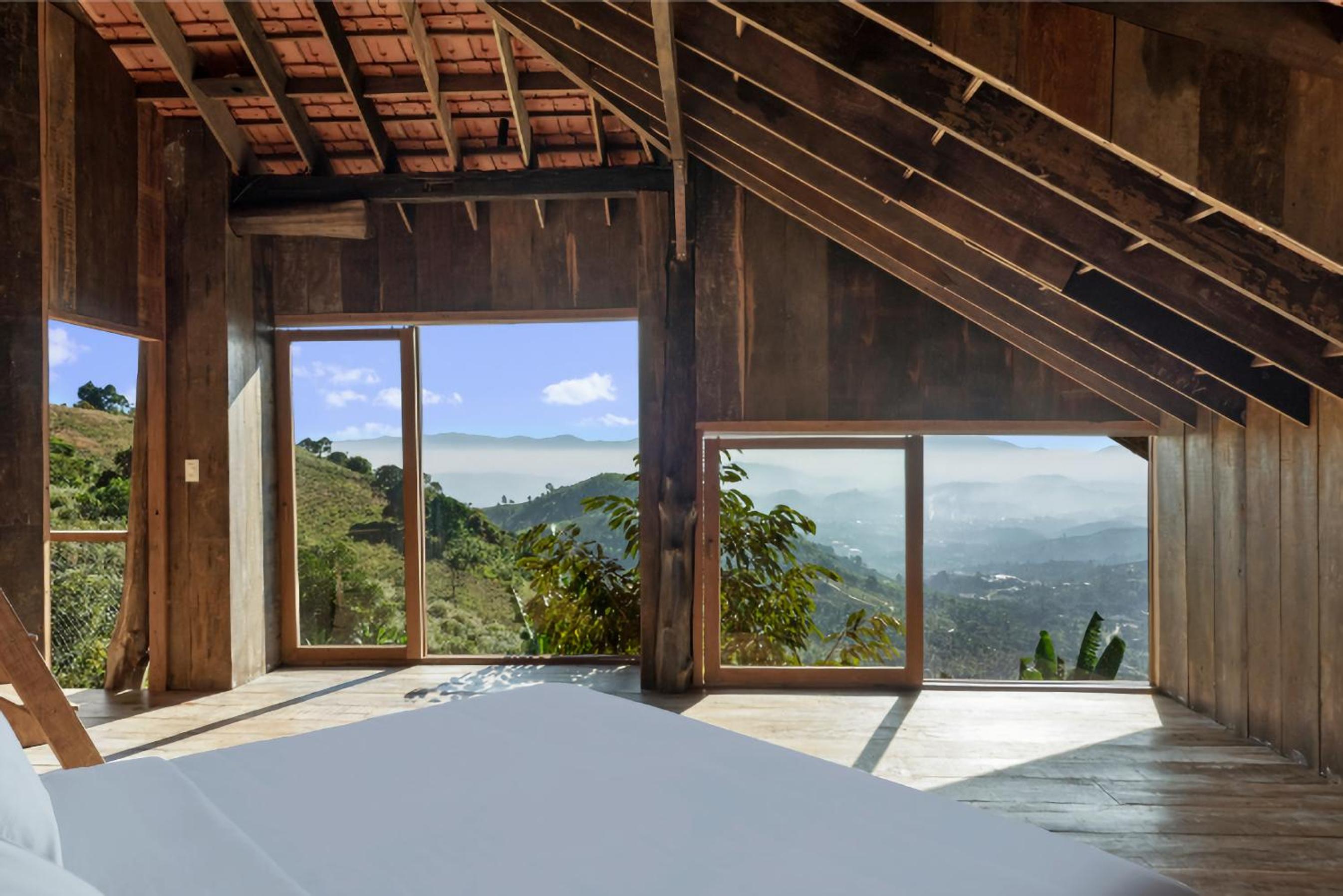 Four-Bedroom House - Photo 10