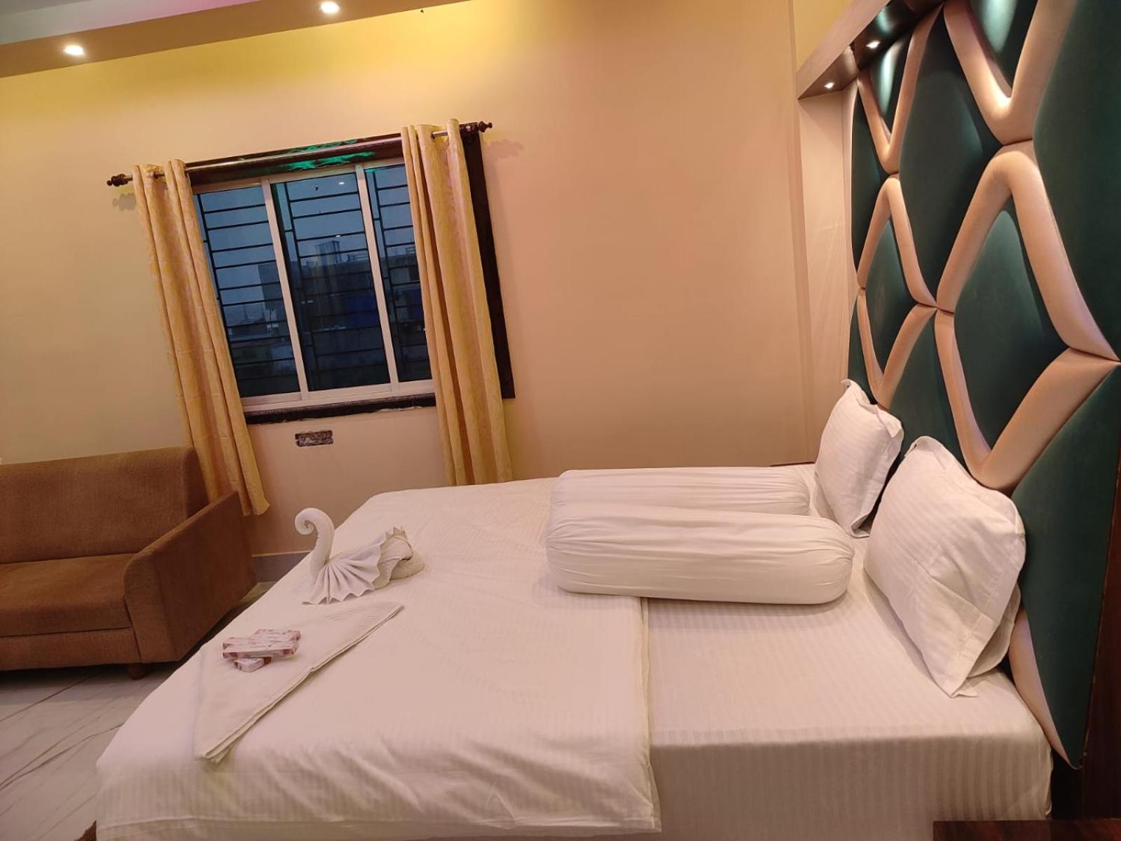 Junior Suite with Pool View