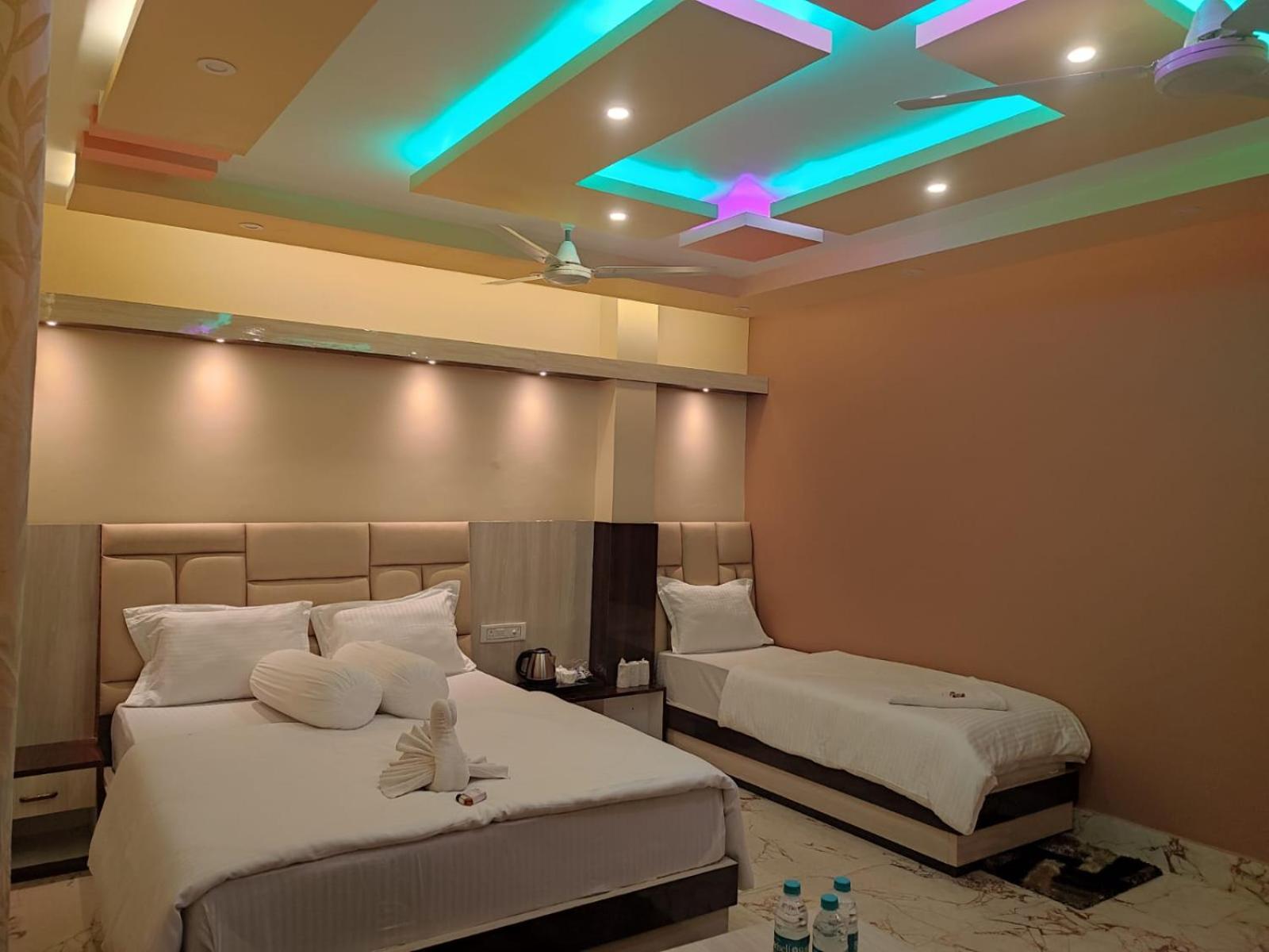 Triple Room with Pool View photo 2