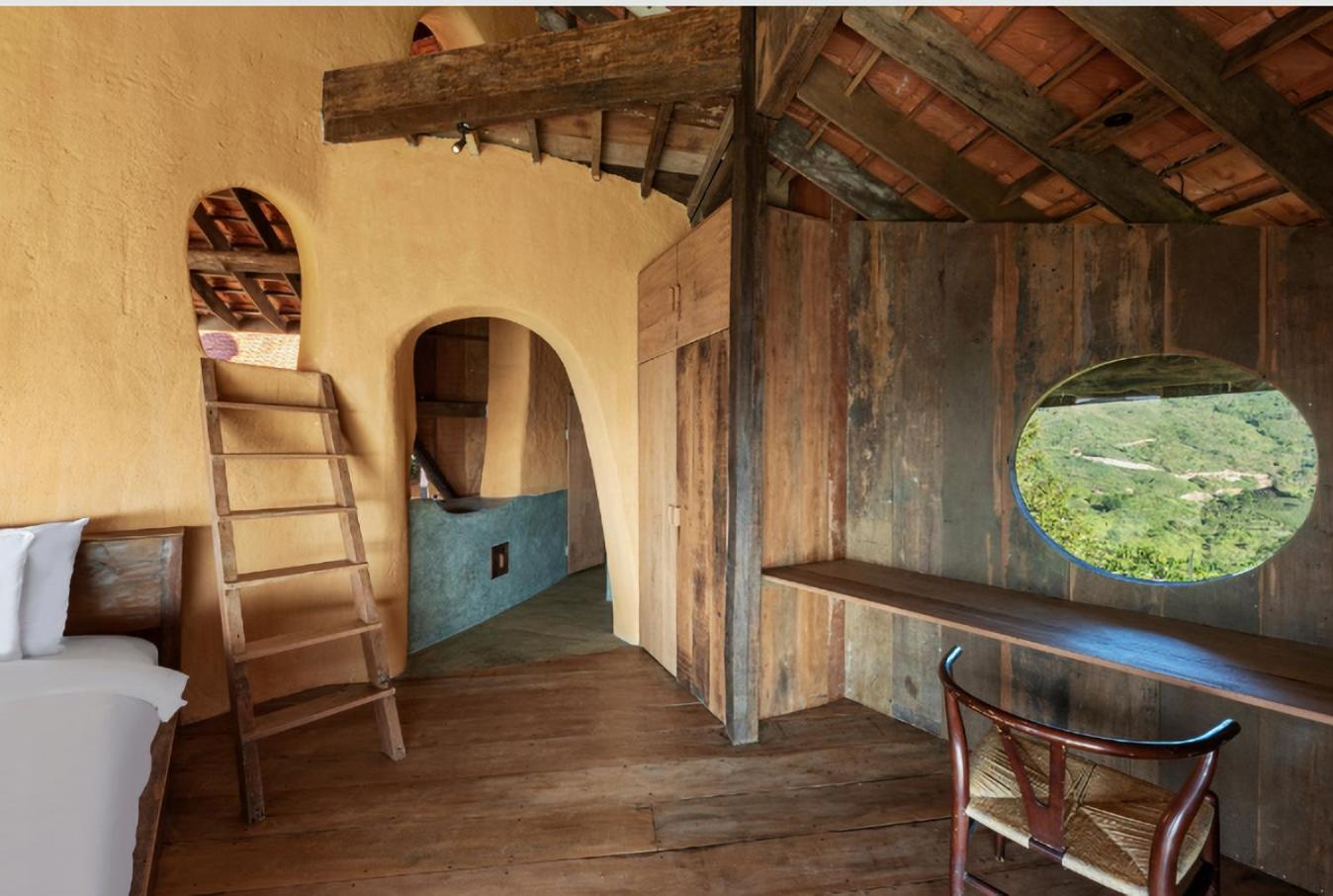 Four-Bedroom House - Photo 3