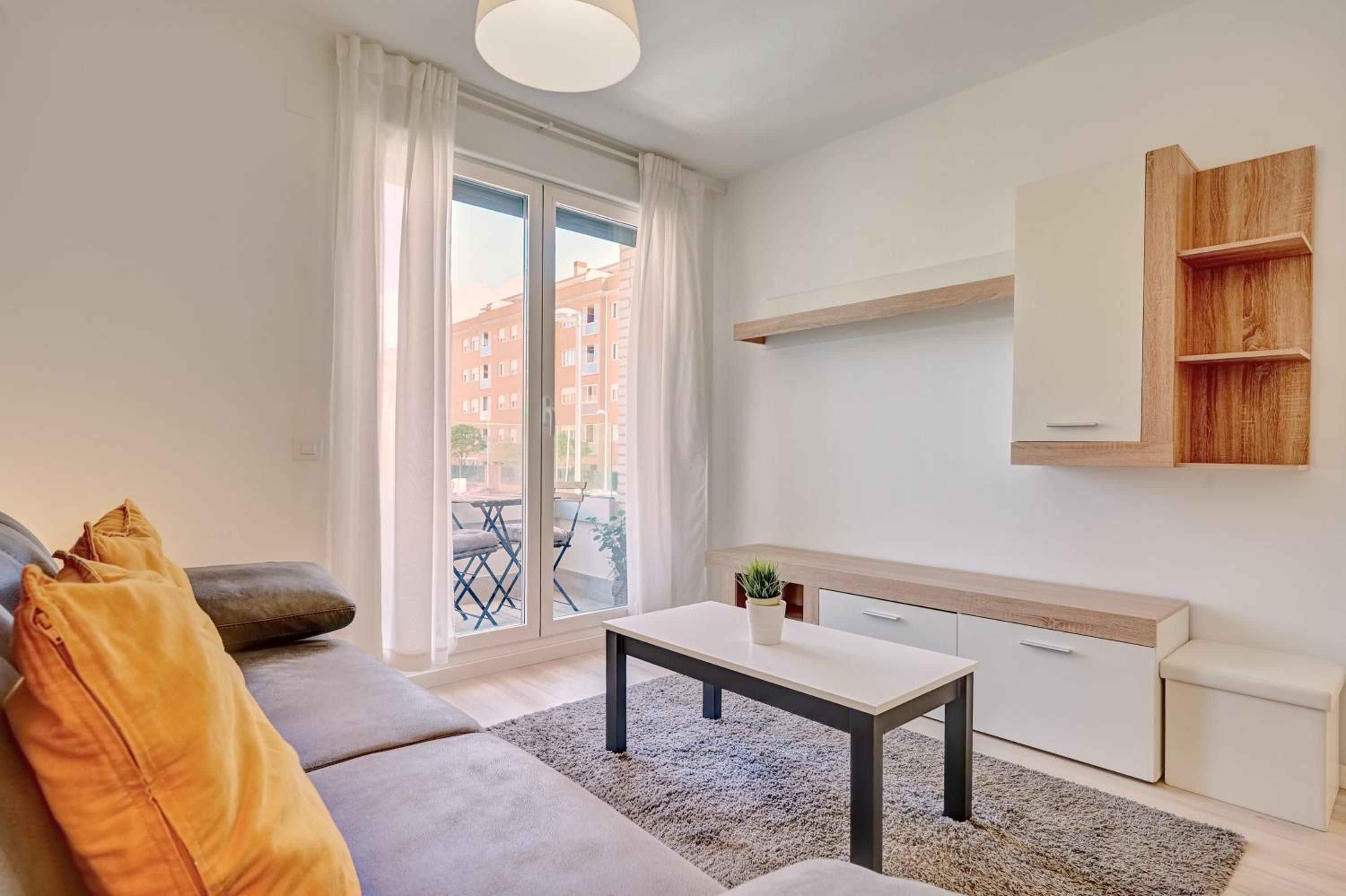 One-Bedroom Apartment photo 2