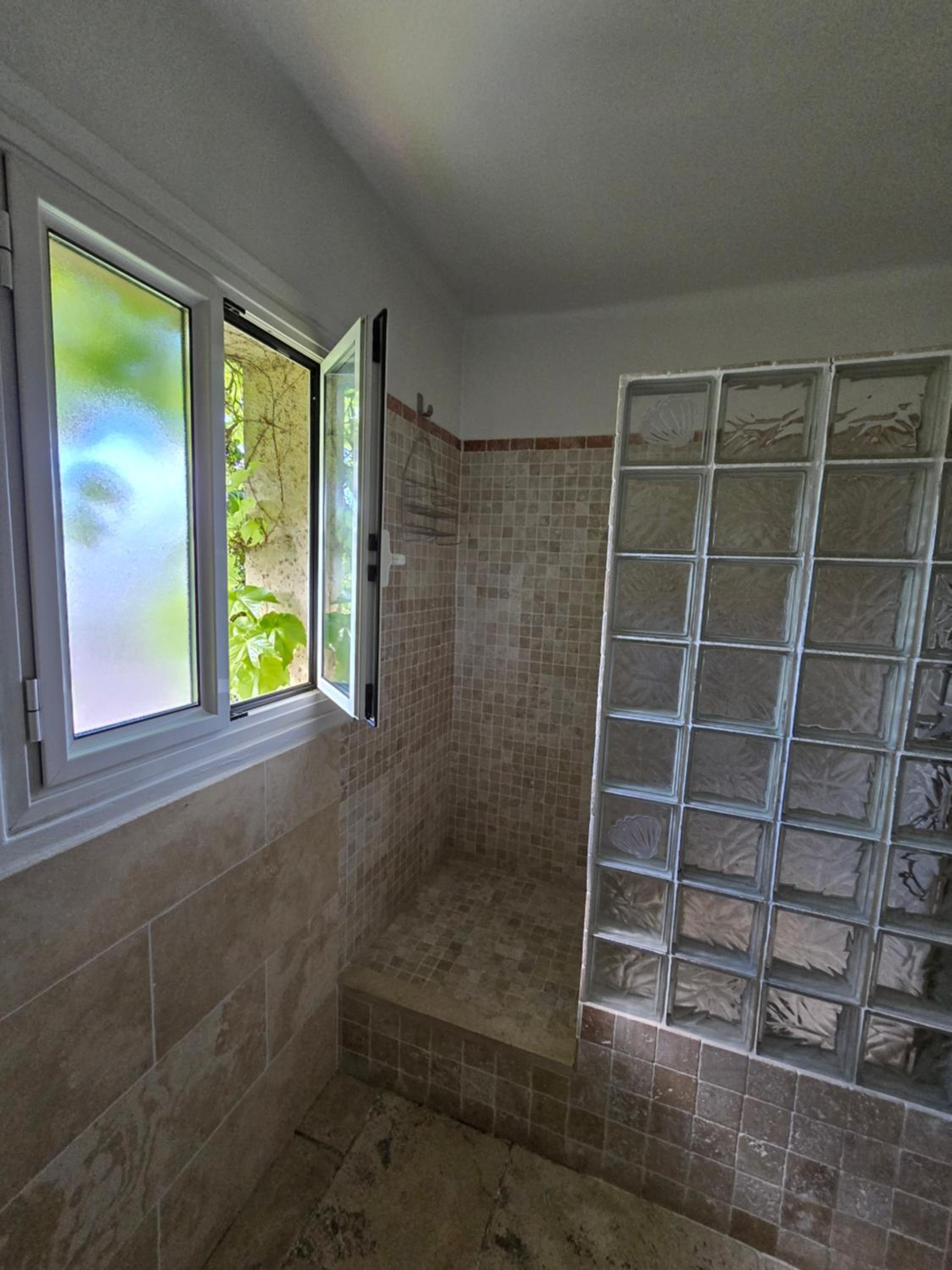 Family Room (4 Adults) photo 2