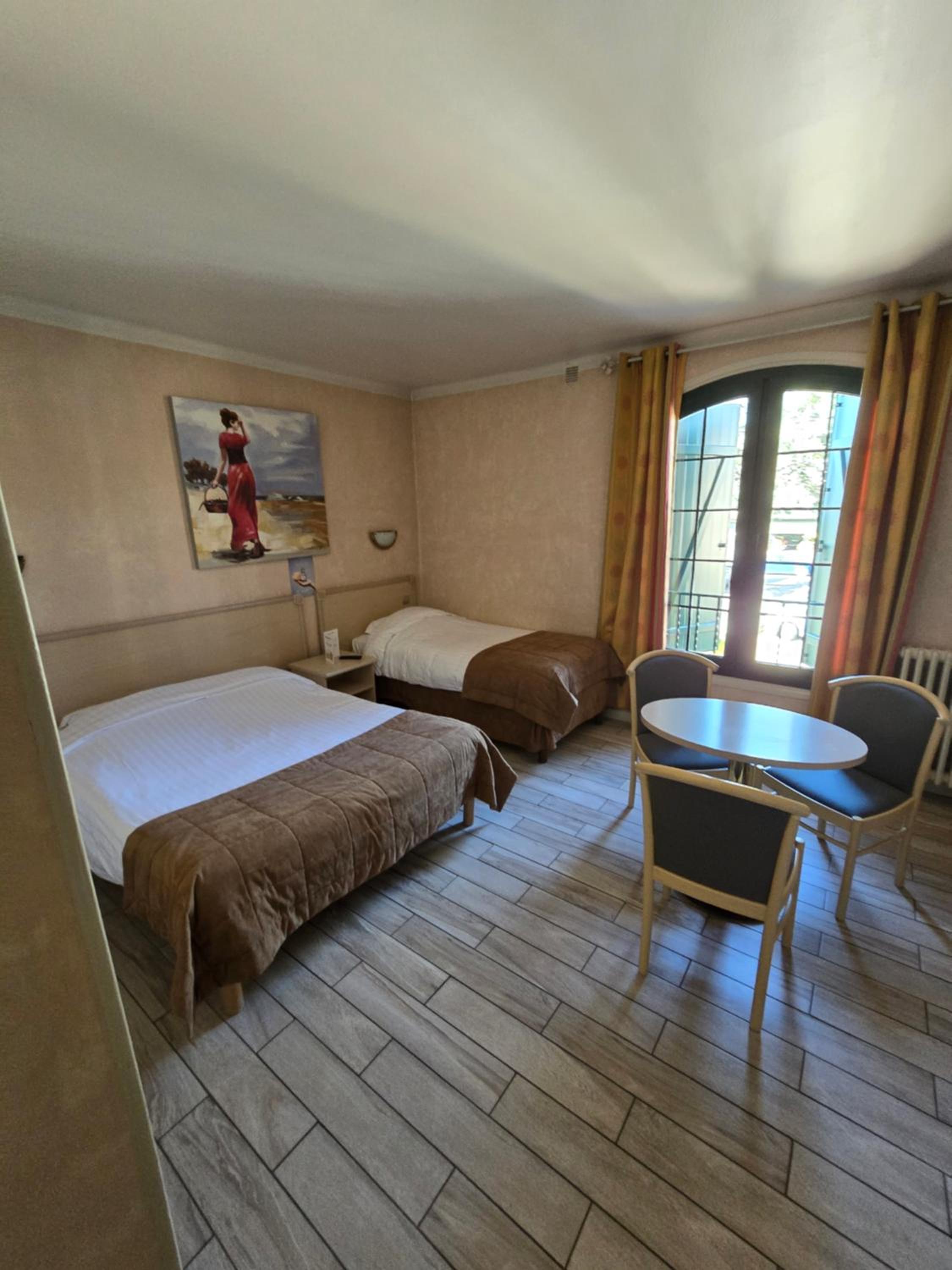 Family Room (4 Adults)