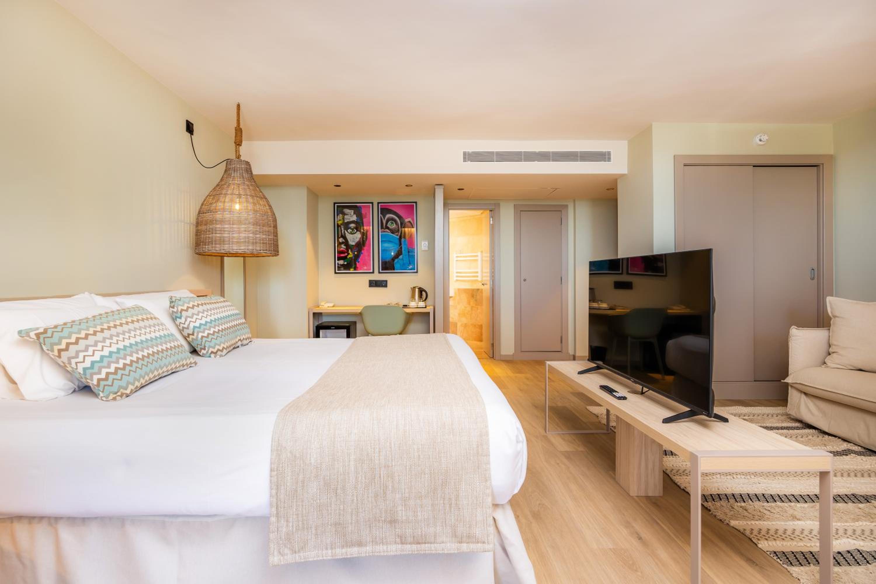 Junior Suite with Balcony