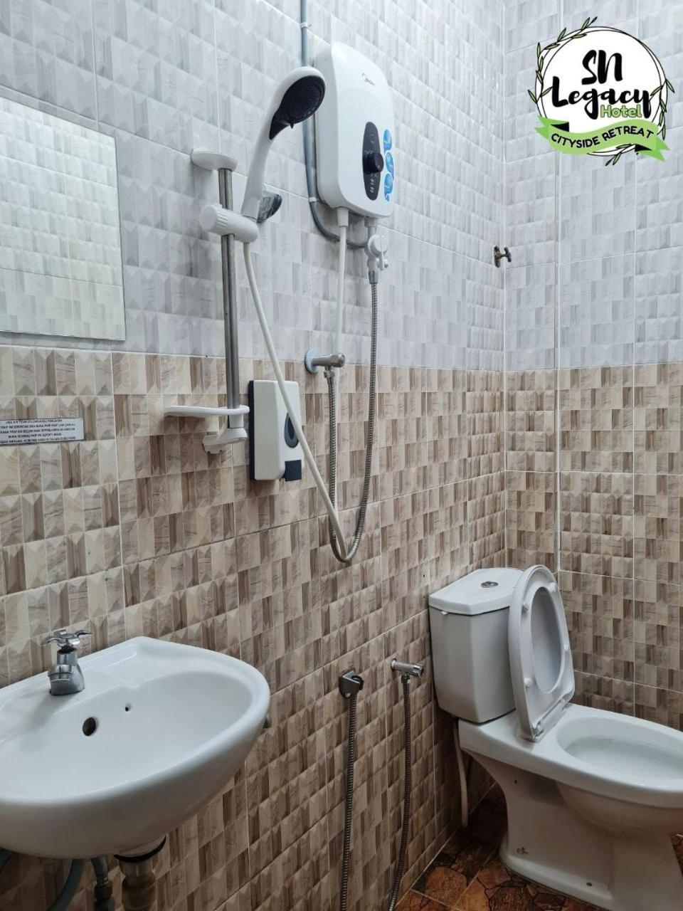 Deluxe Twin Room with Window
