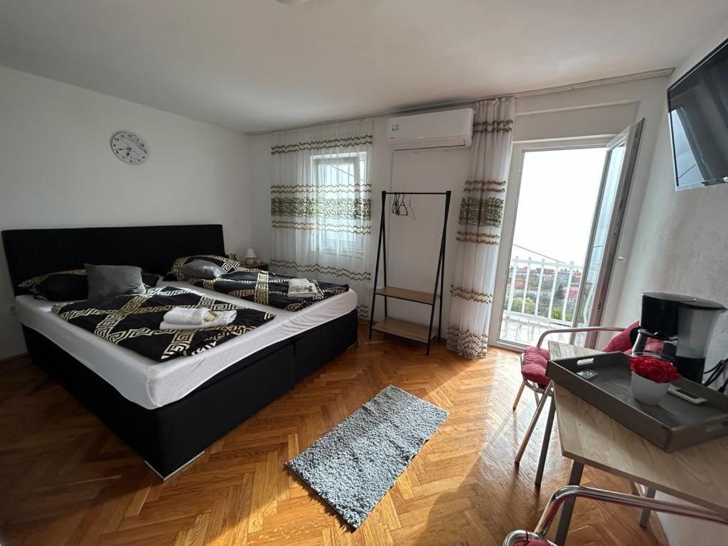 Double Room with Balcony (2 Adults + 1 Child)