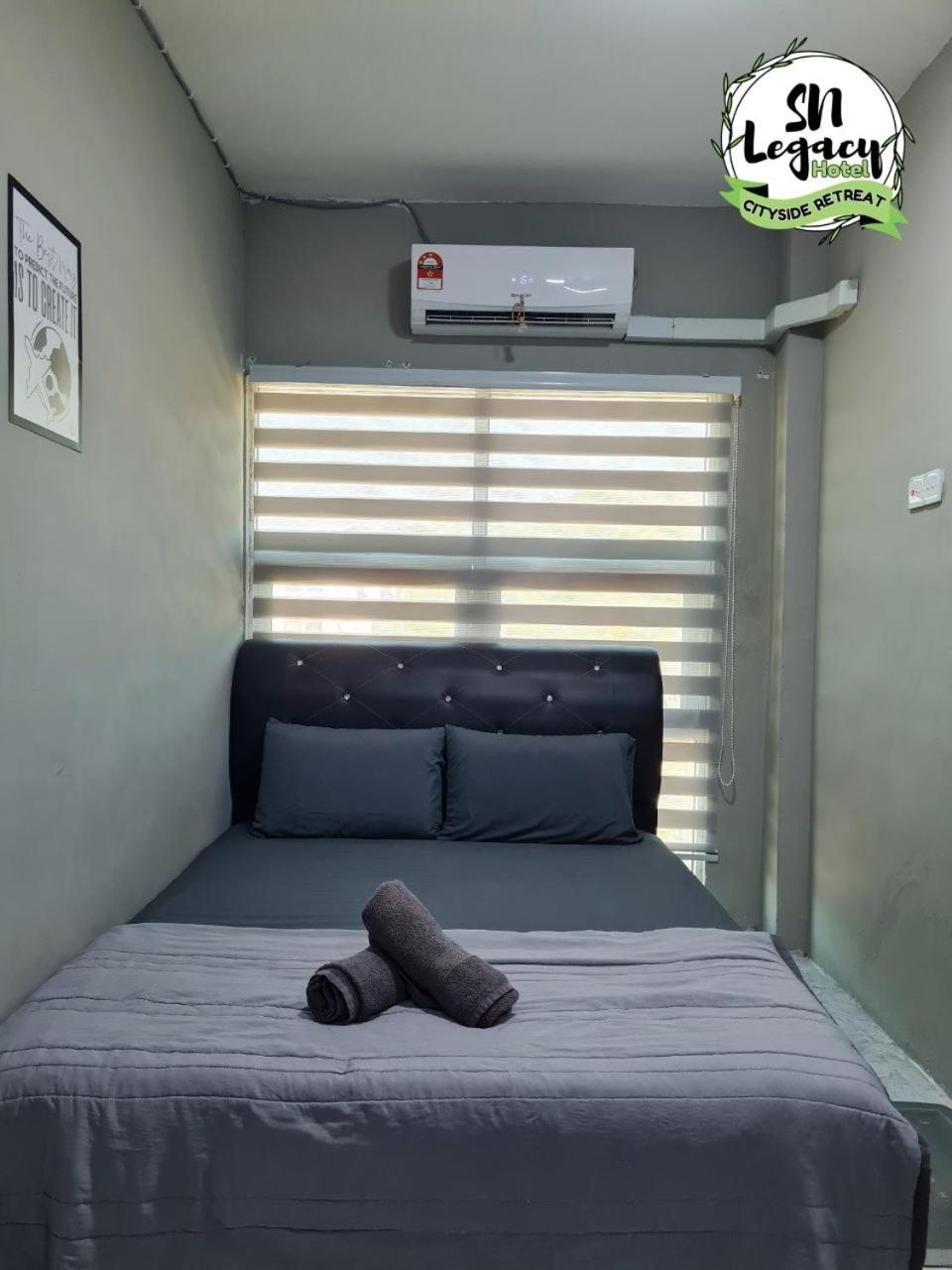 Deluxe Family Room with Window