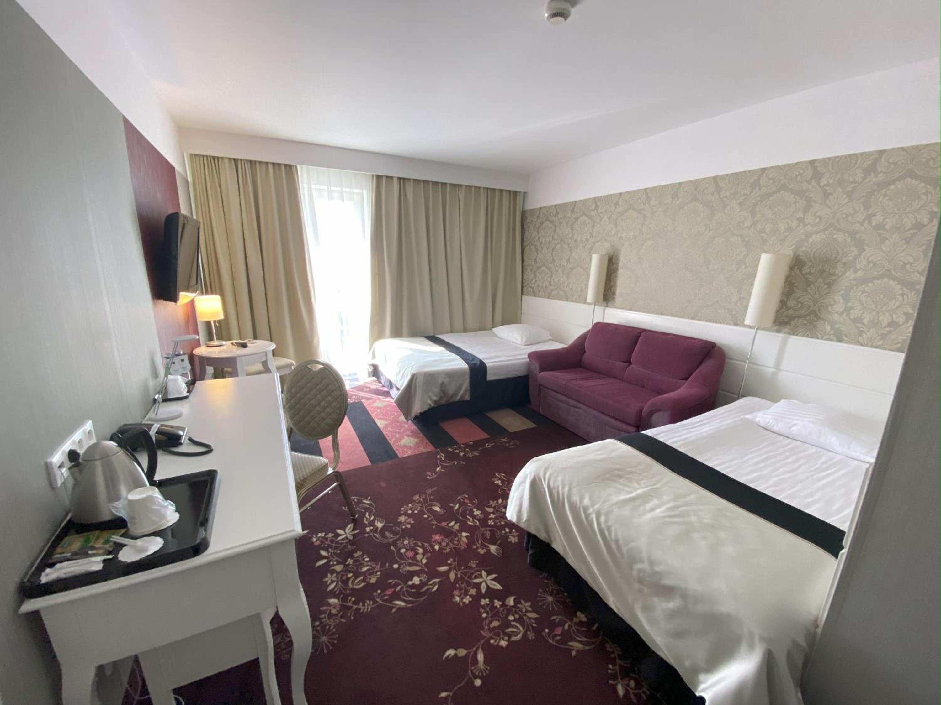 Deluxe Triple Room photo 1