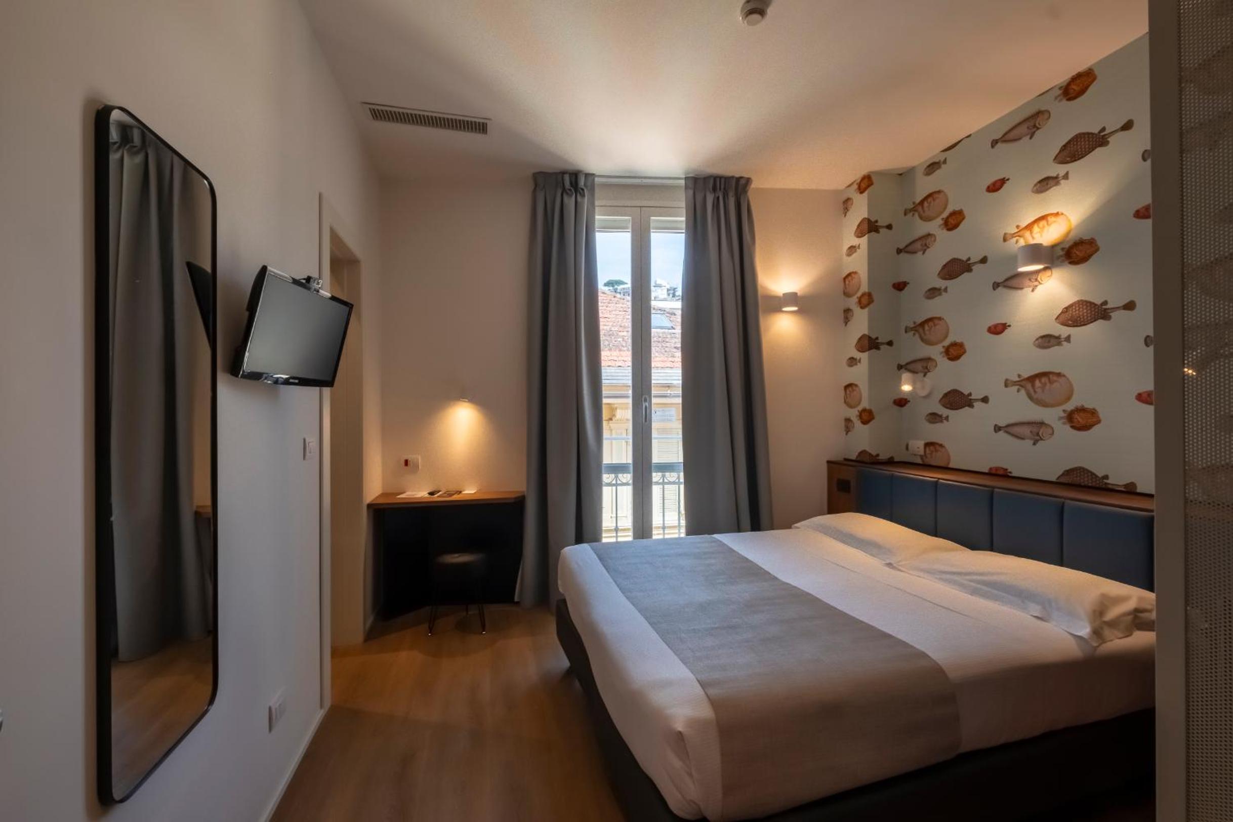 Economy Double Room - Photo 9