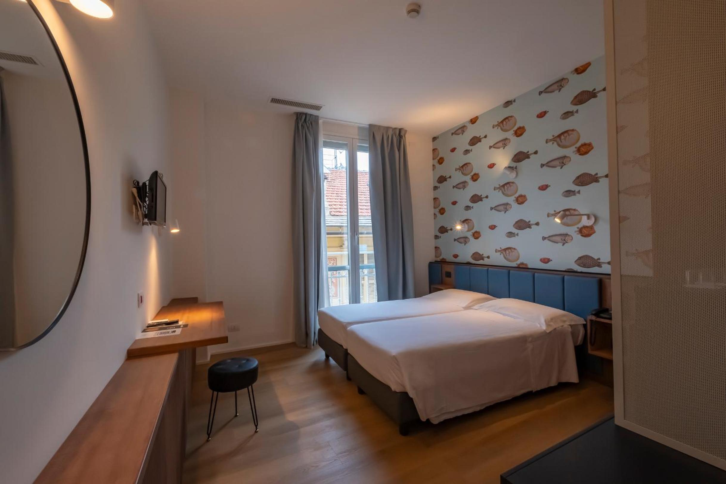 Economy Double Room - Photo 17