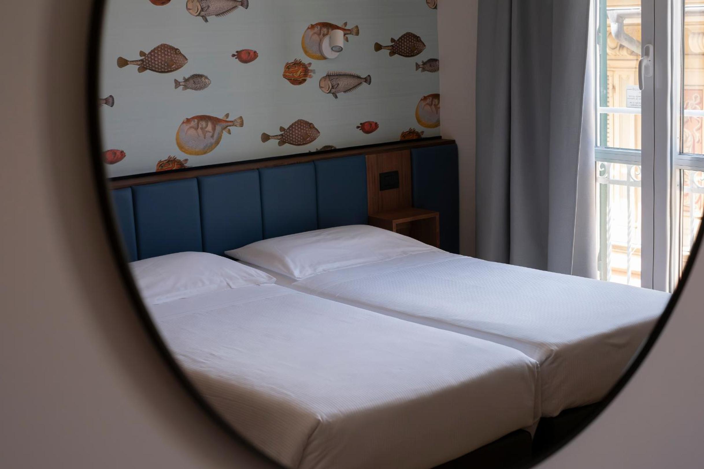 Economy Double Room - Photo 16