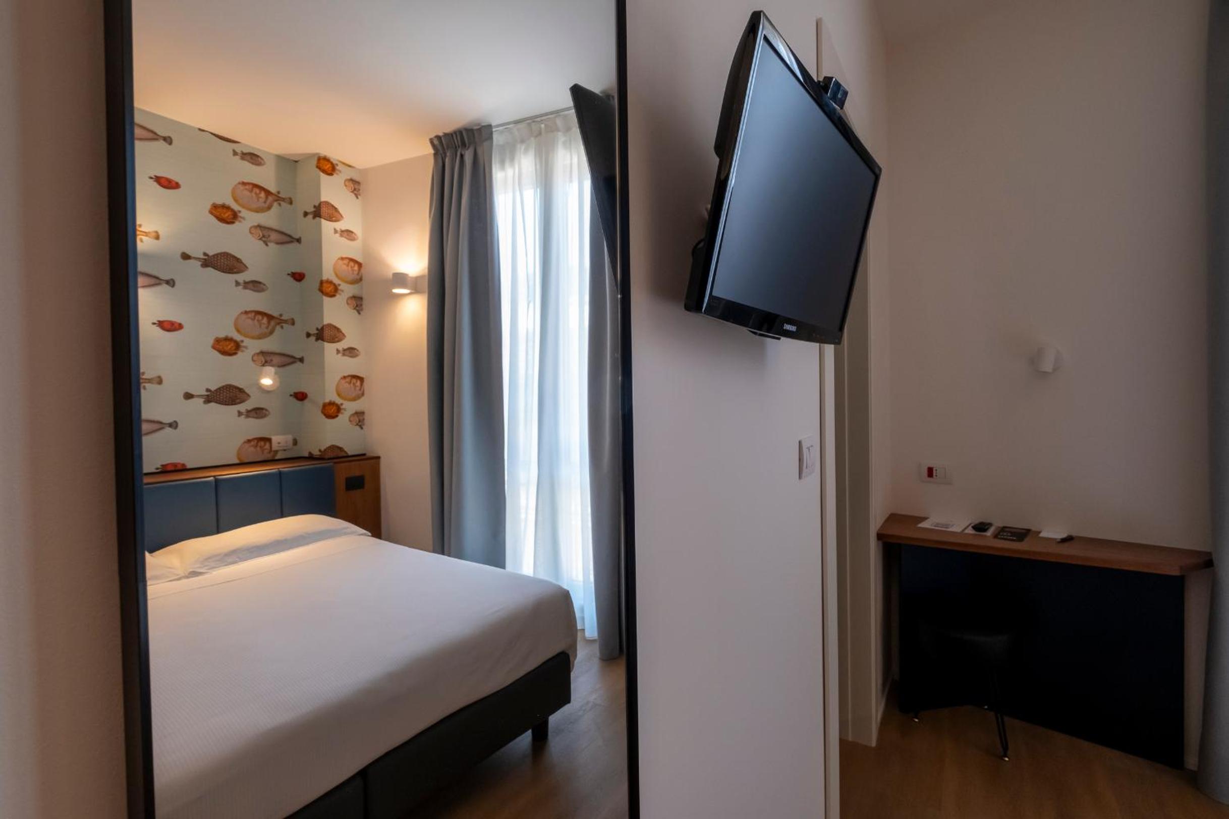 Economy Double Room - Photo 14