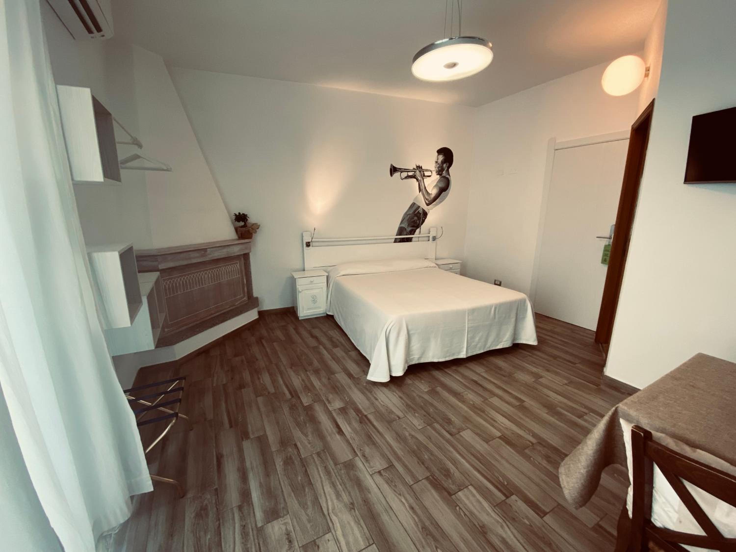 Studio Apartment photo 1