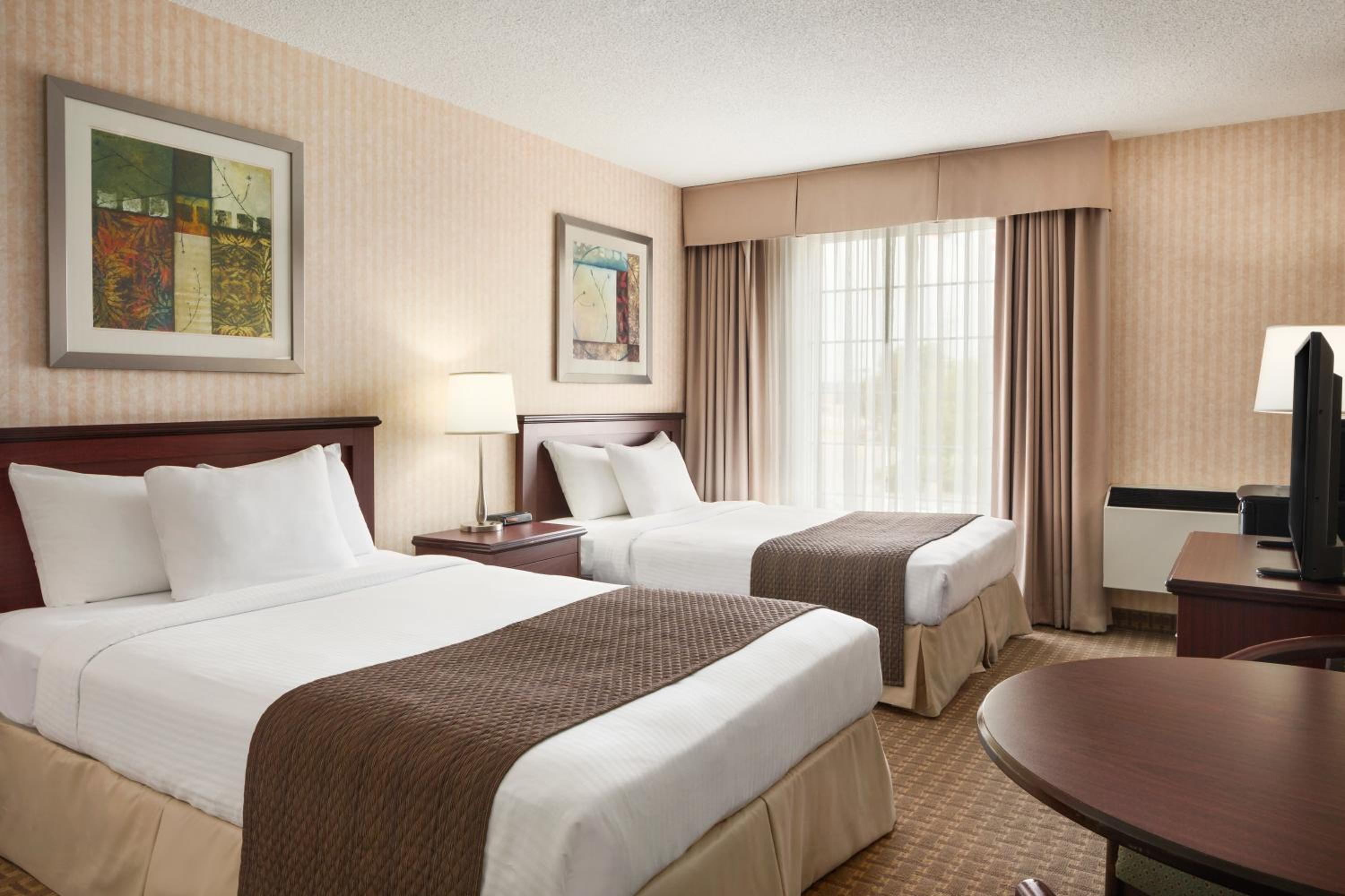 Double Room with Two Double Beds - Non-Smoking - Photo 1
