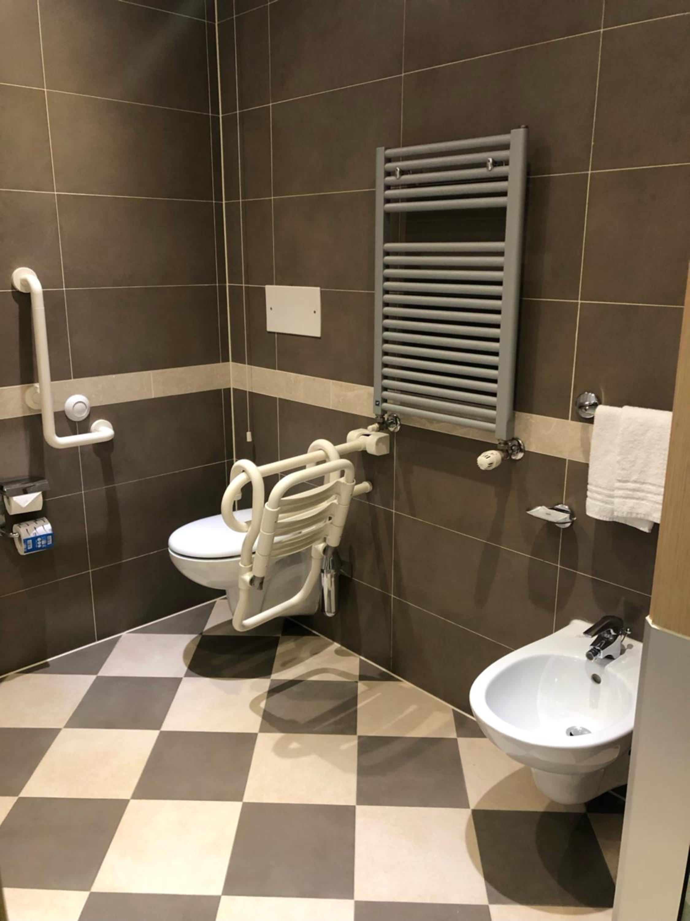 Double or Twin Room - Disability Access photo 3