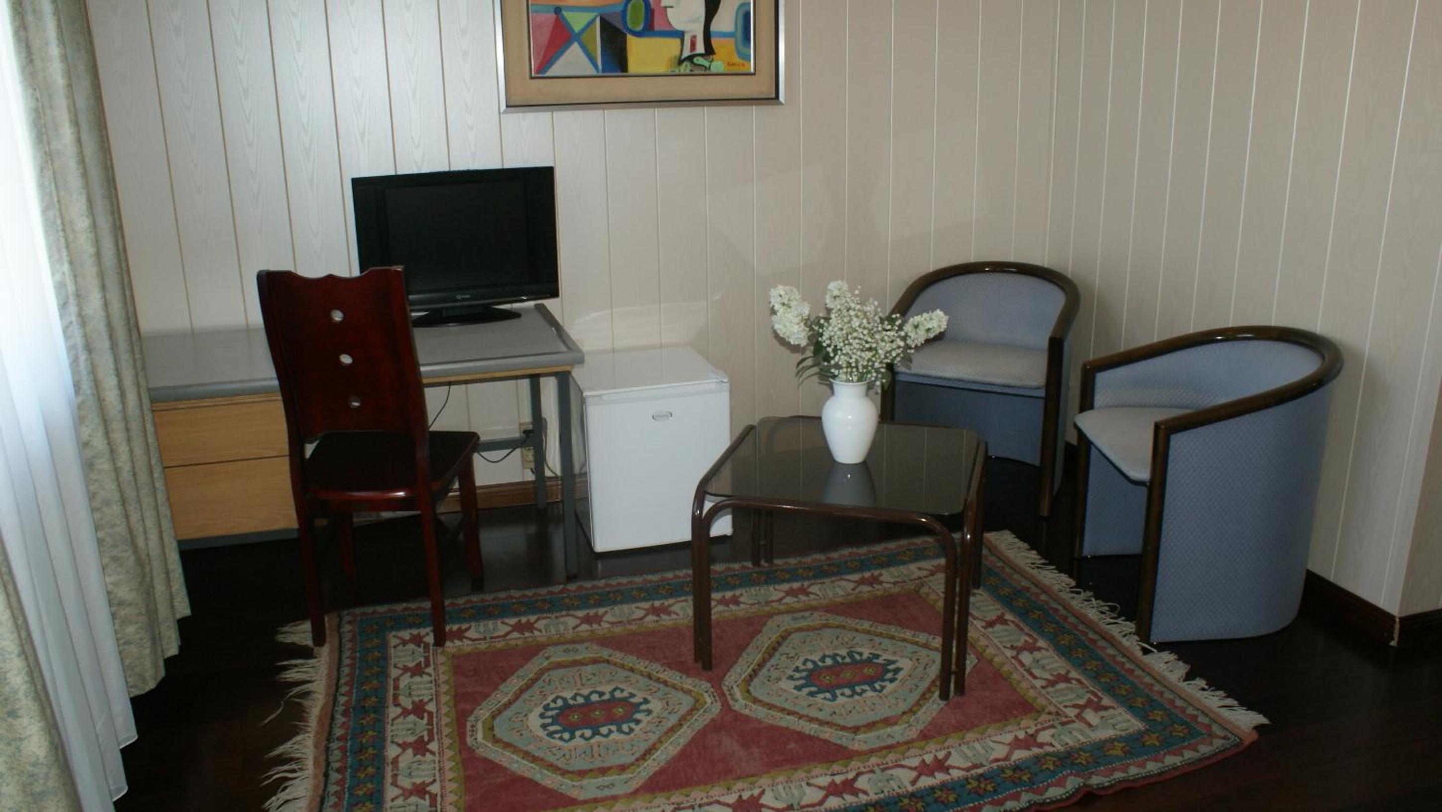 Double or Twin Room - Photo 2