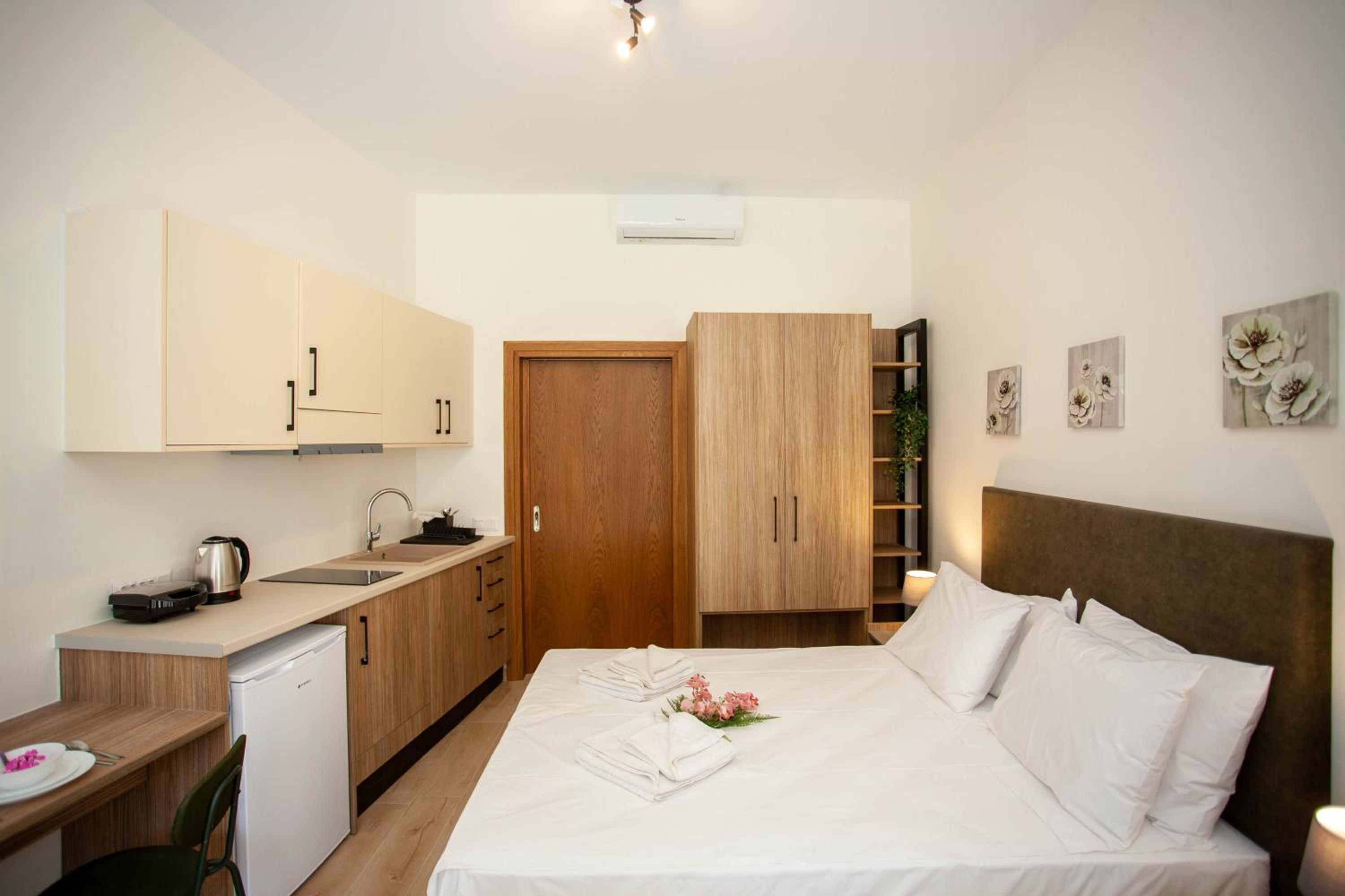 Double Room - Disability Access photo 3