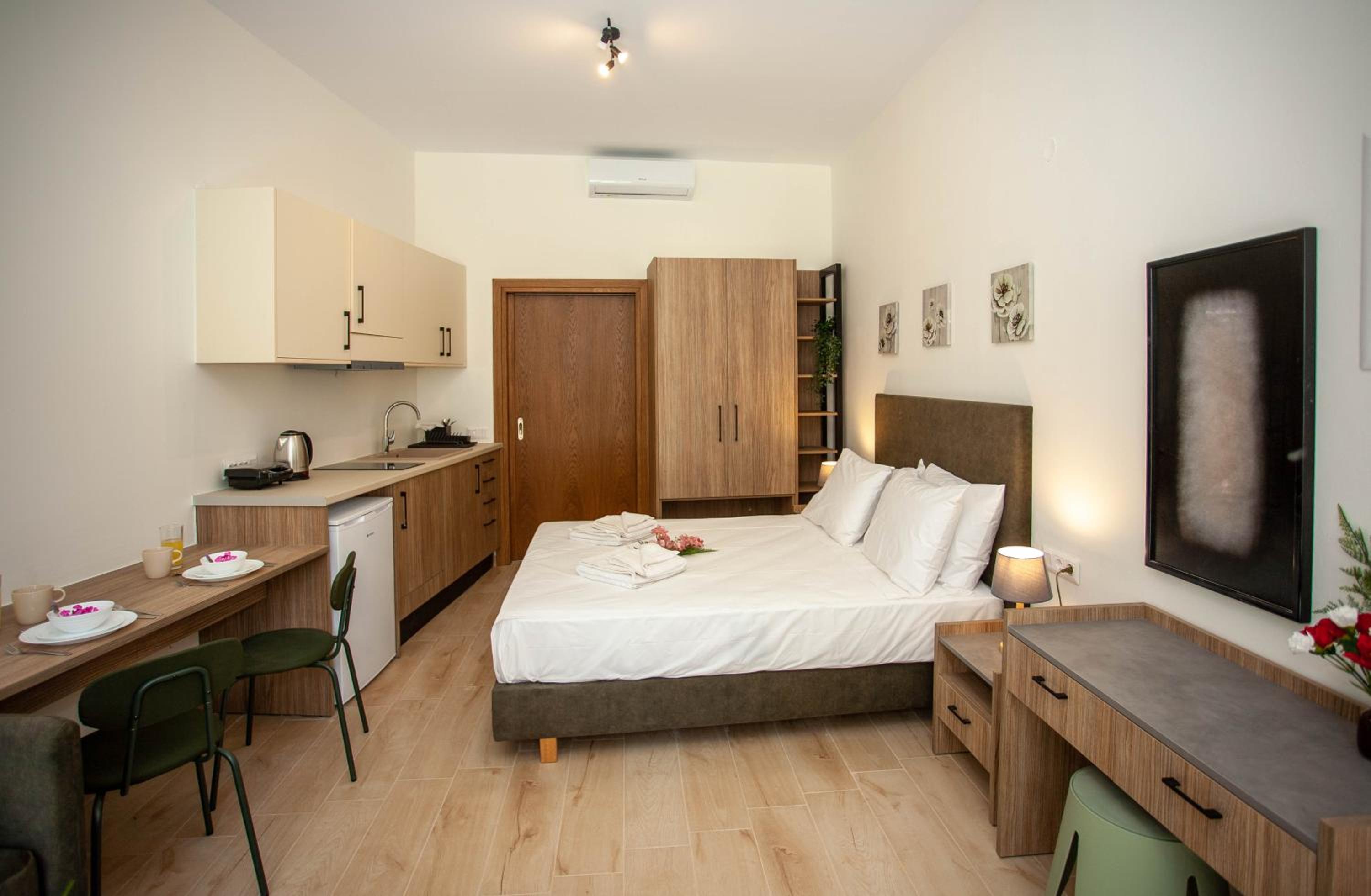 Double Room - Disability Access photo 2