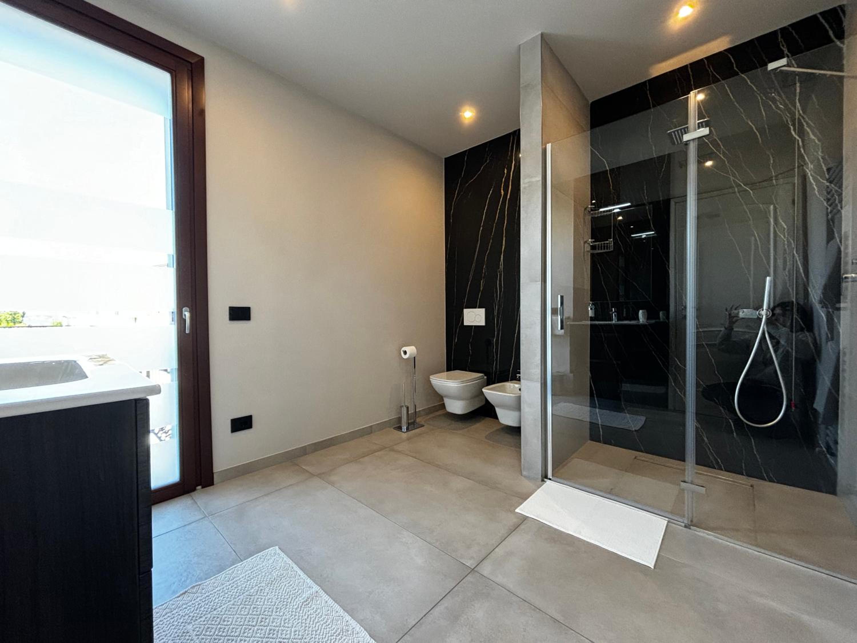 Triple Room with Private Bathroom - Photo 5
