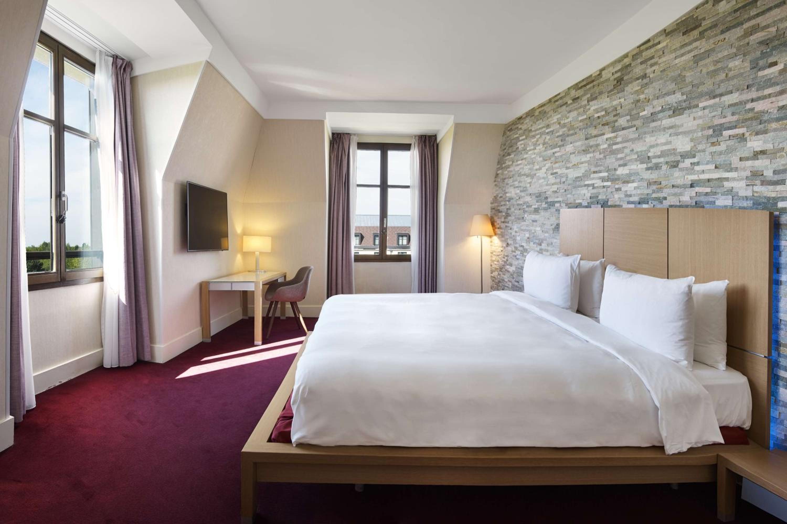 Signature Suite
