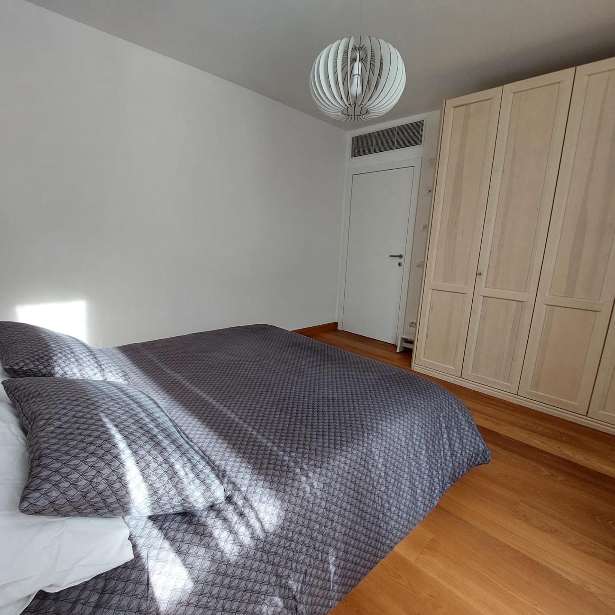 One-Bedroom Apartment photo 3