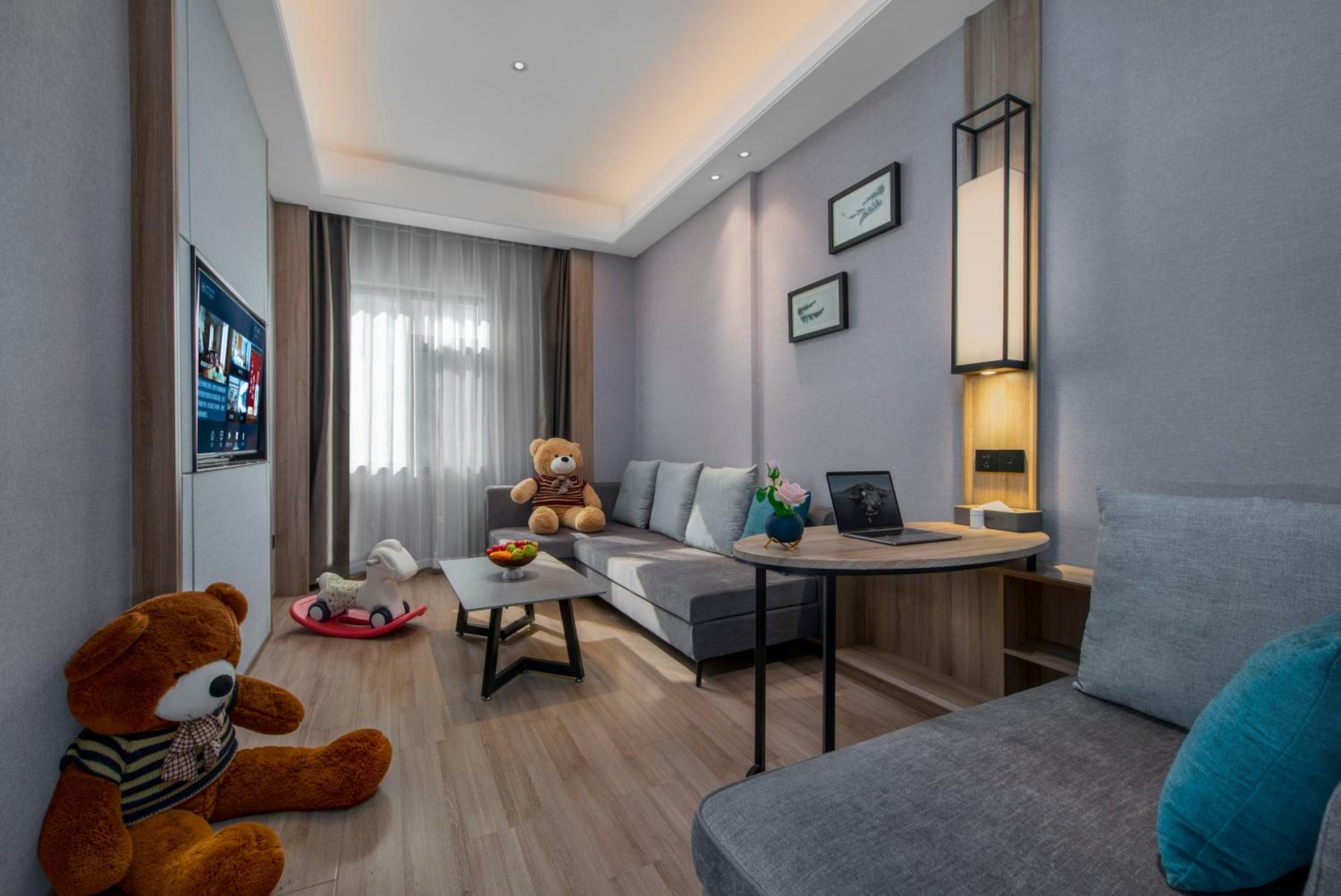 Deluxe Family Room photo 3