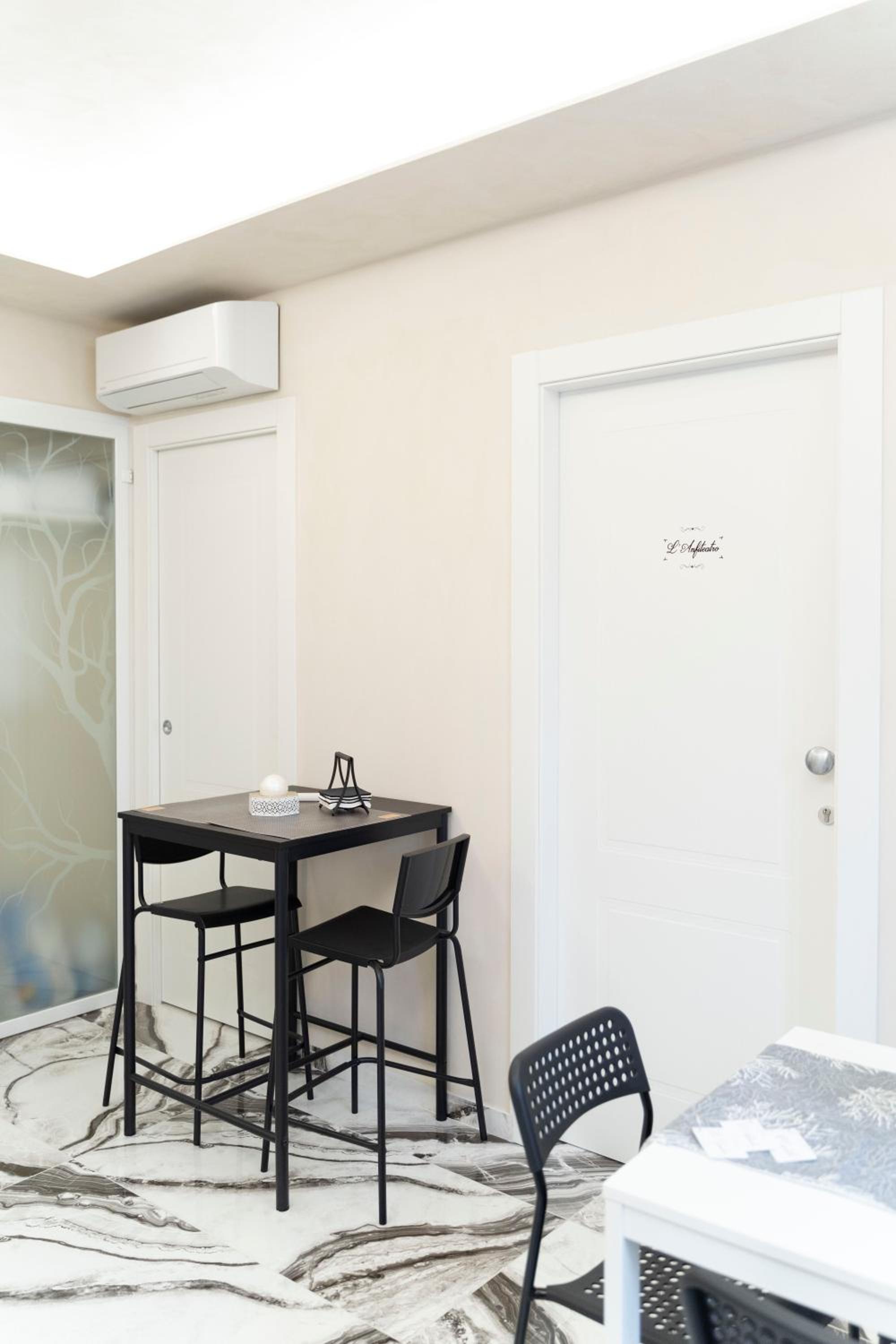 Double Room with Private Bathroom photo 2