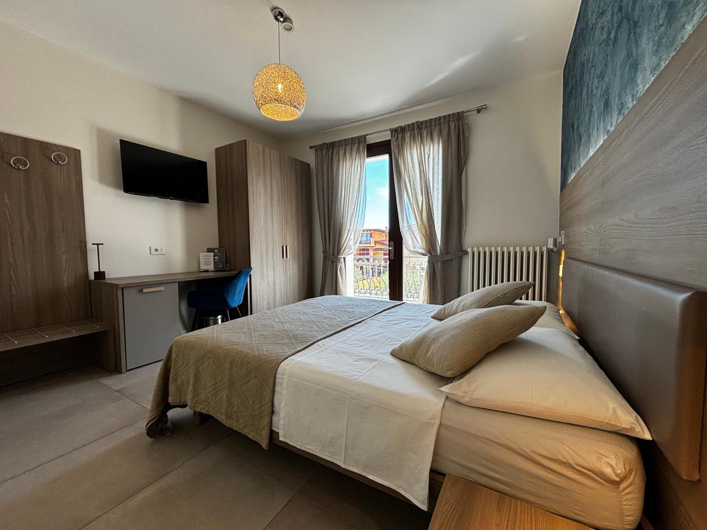 Double Room with Private Bathroom photo 3