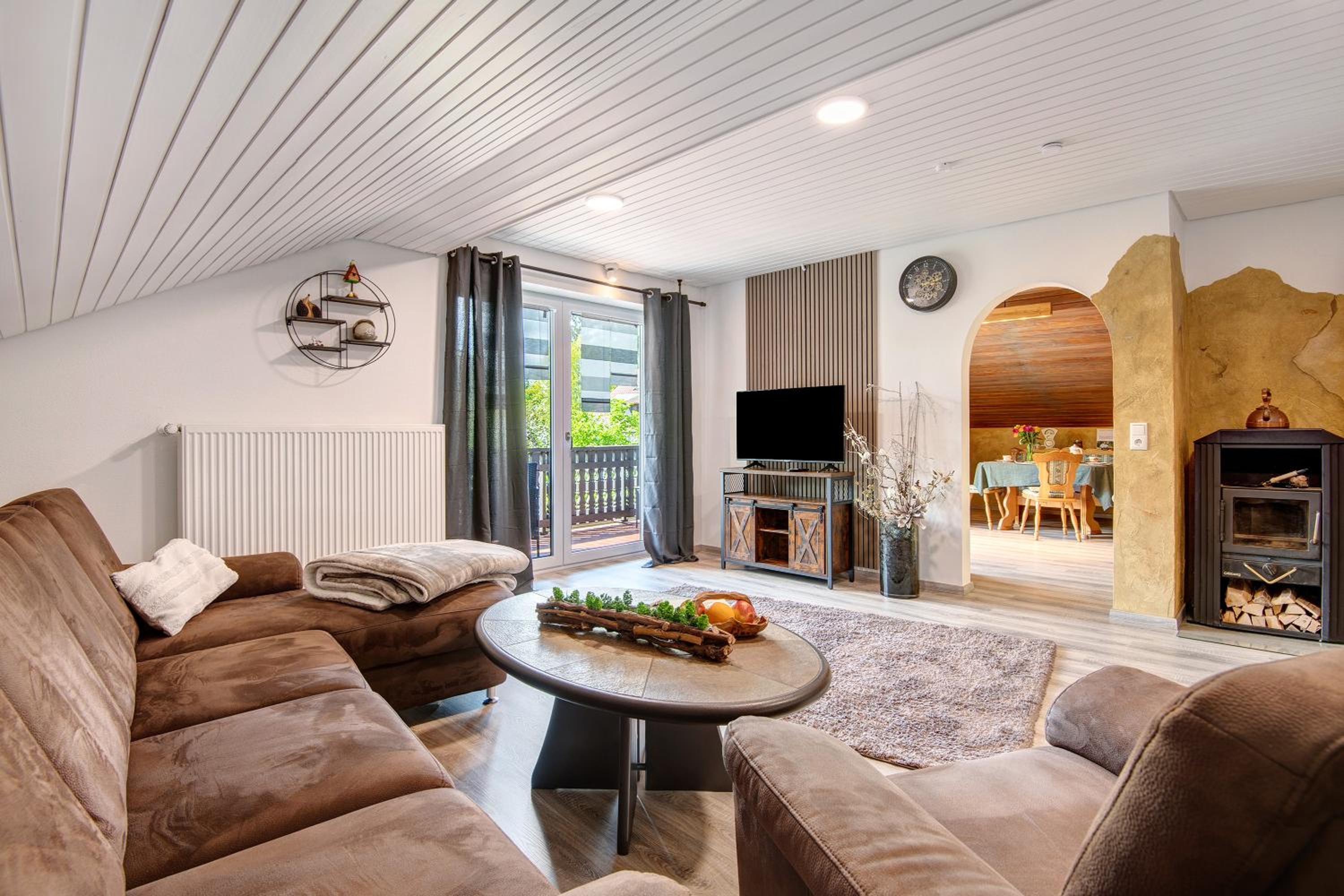 Three-Bedroom Premium Apartment with Balcony photo 1