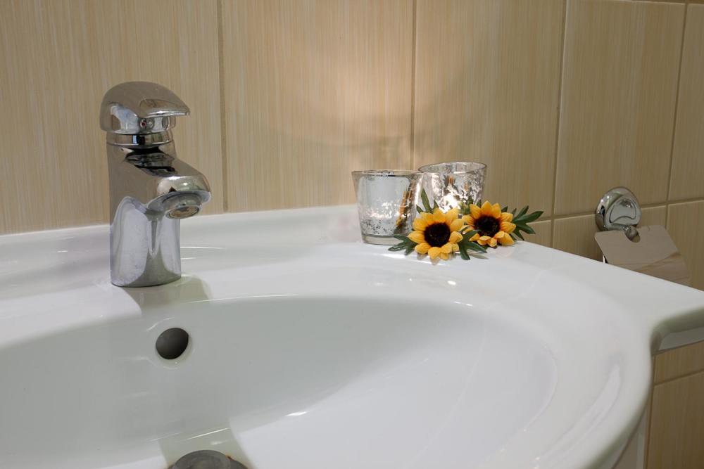 Double Room - Photo 8