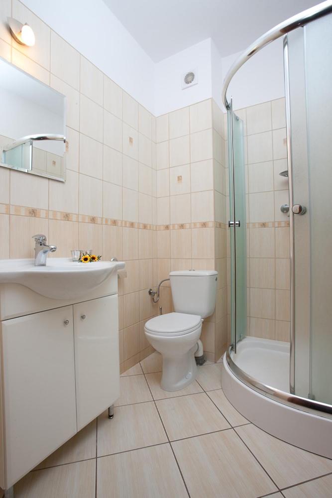 Double Room - Photo 7