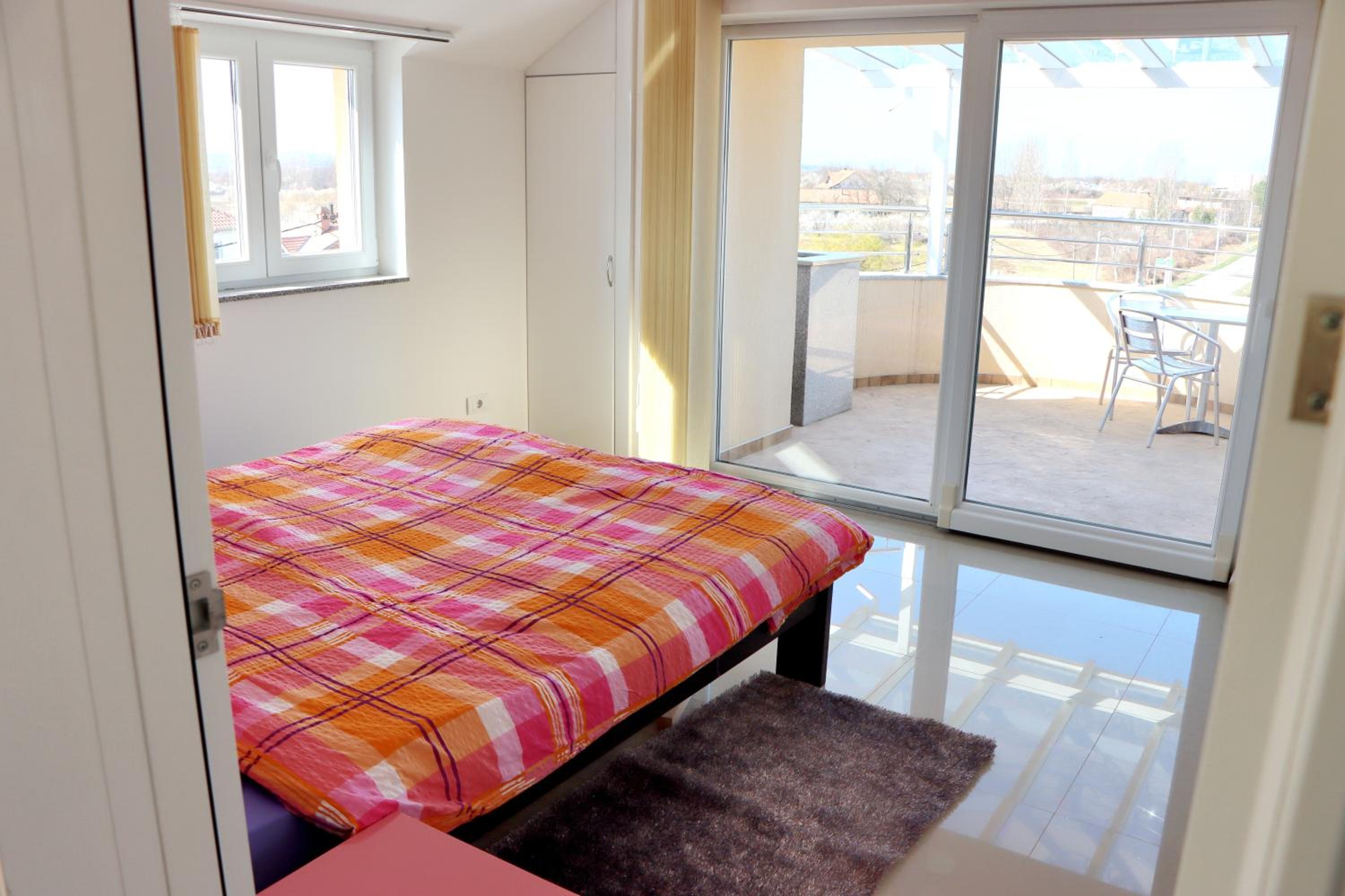 Apartment - Ground Floor photo 2