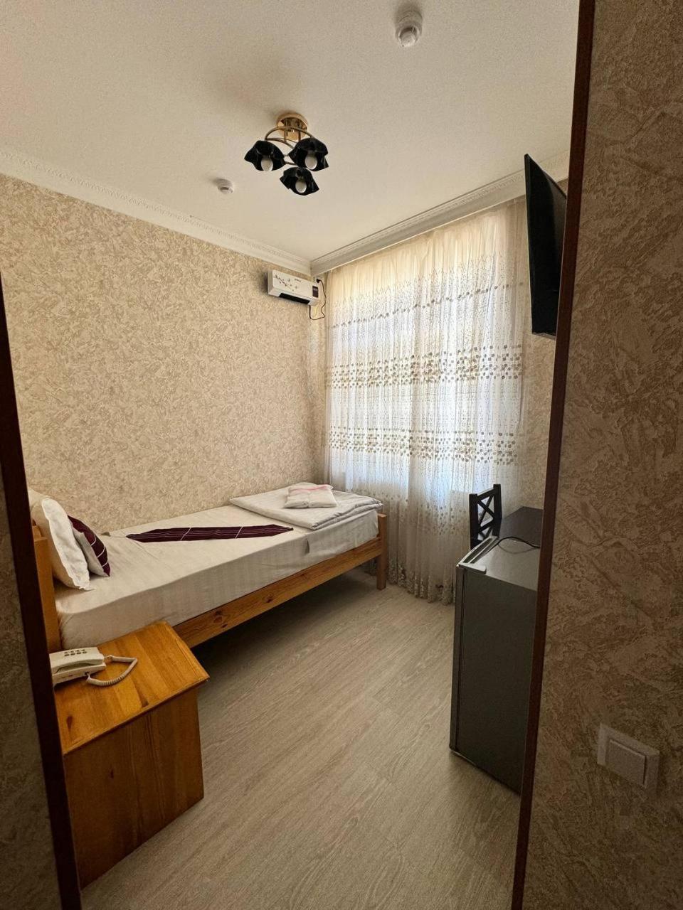 Single Room with Private Bathroom photo 1