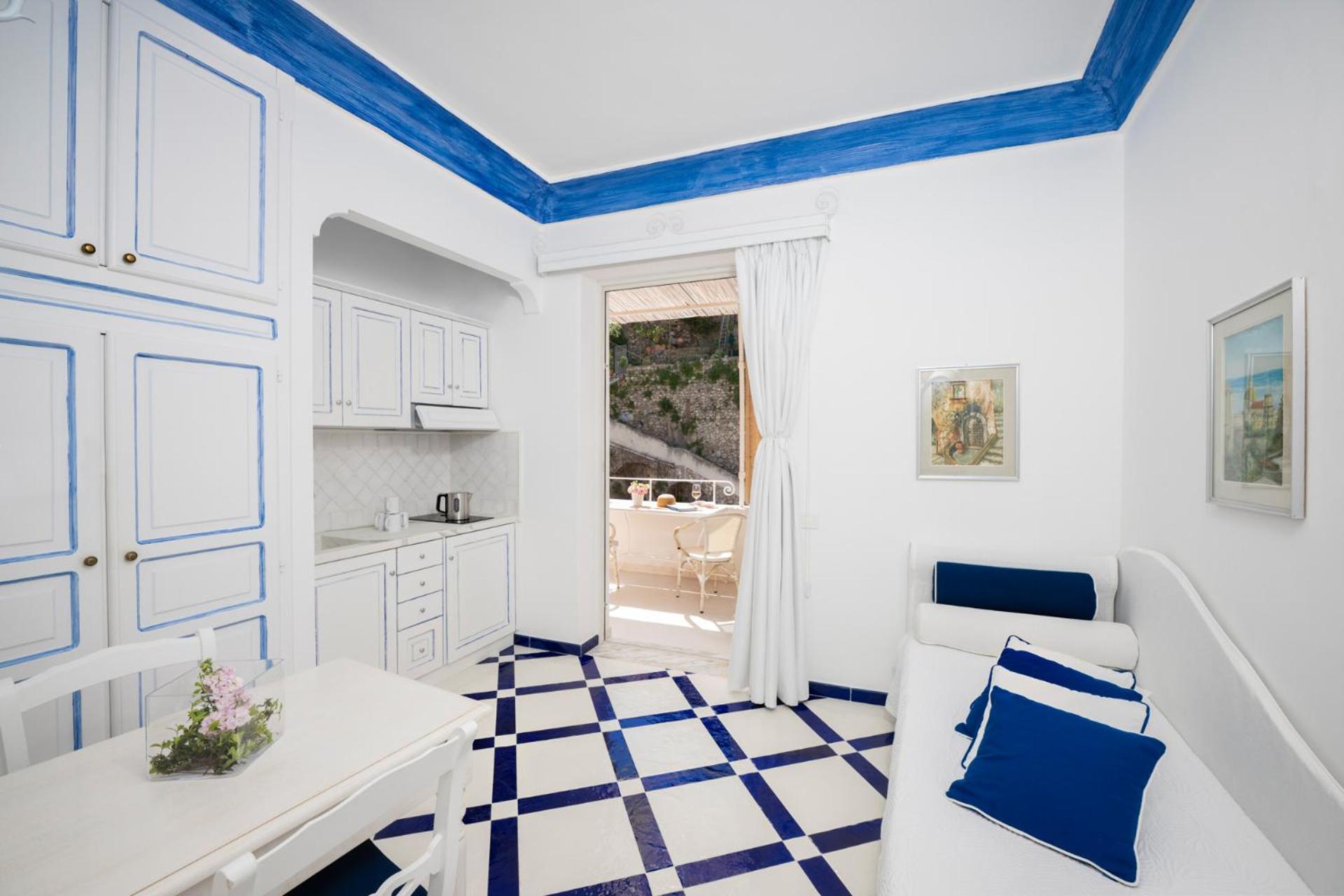 One-Bedroom Apartment - Photo 1