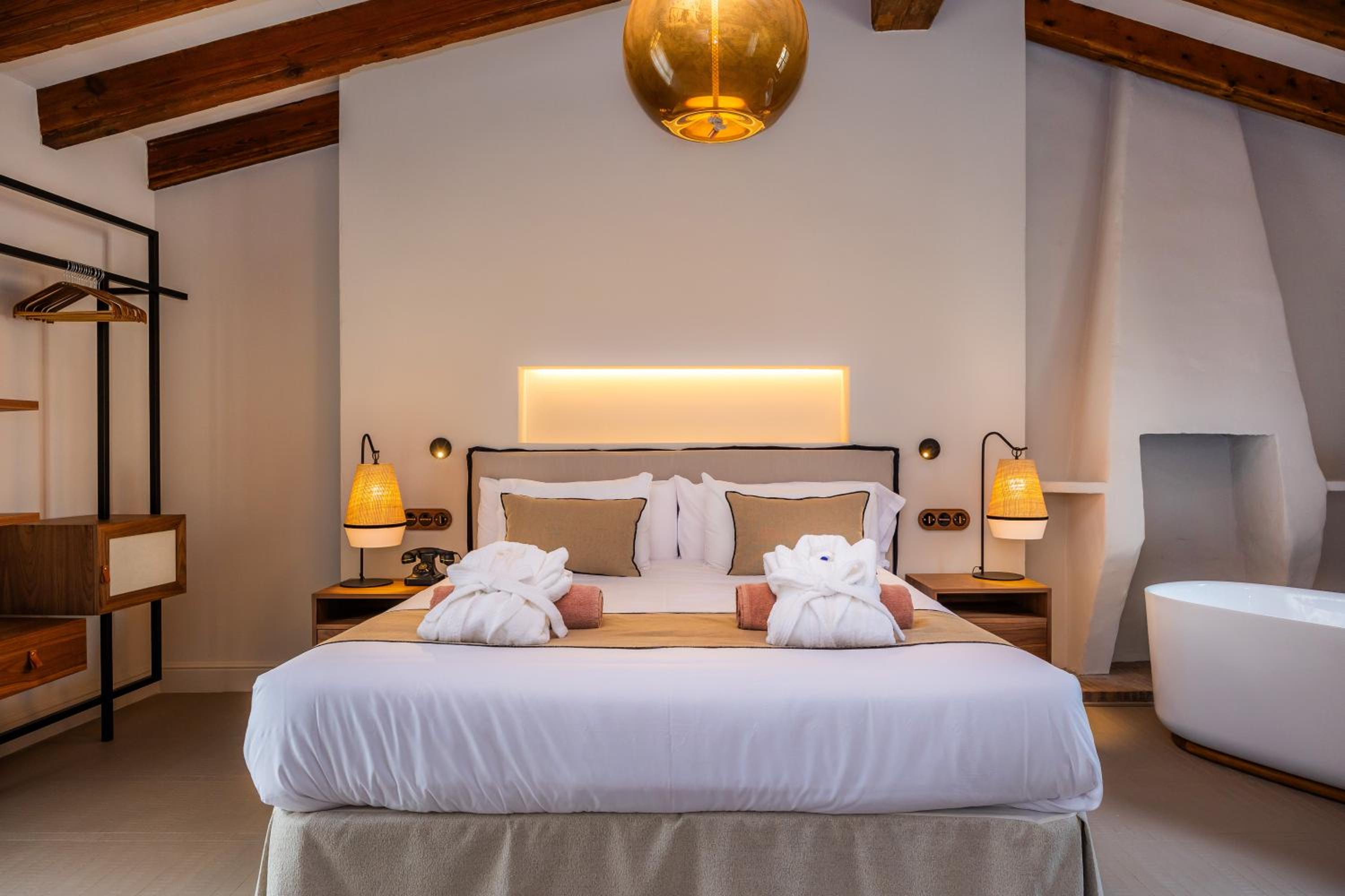 Suite Junior con vista a la piscina