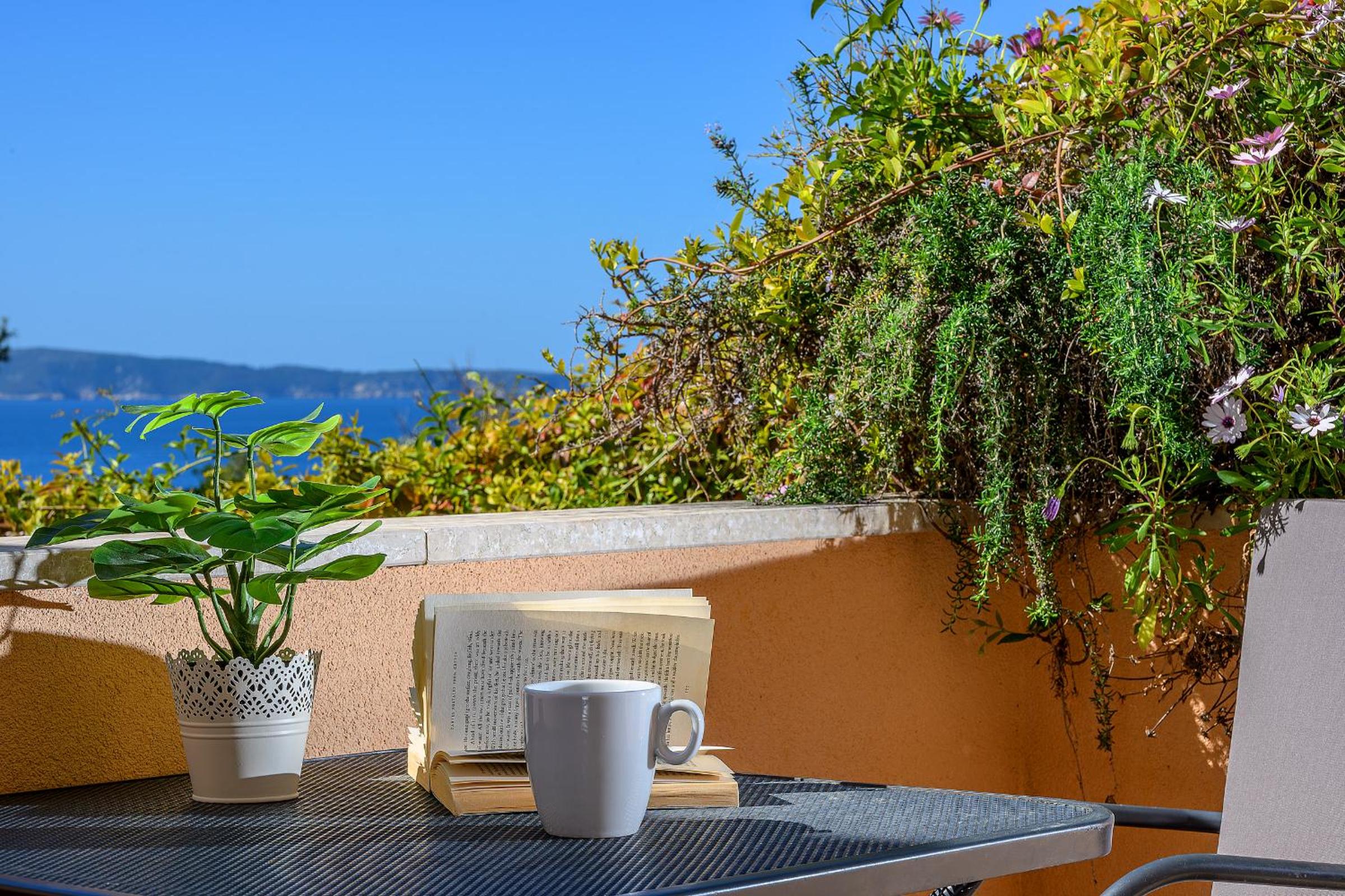 Apartment with Sea View photo 2