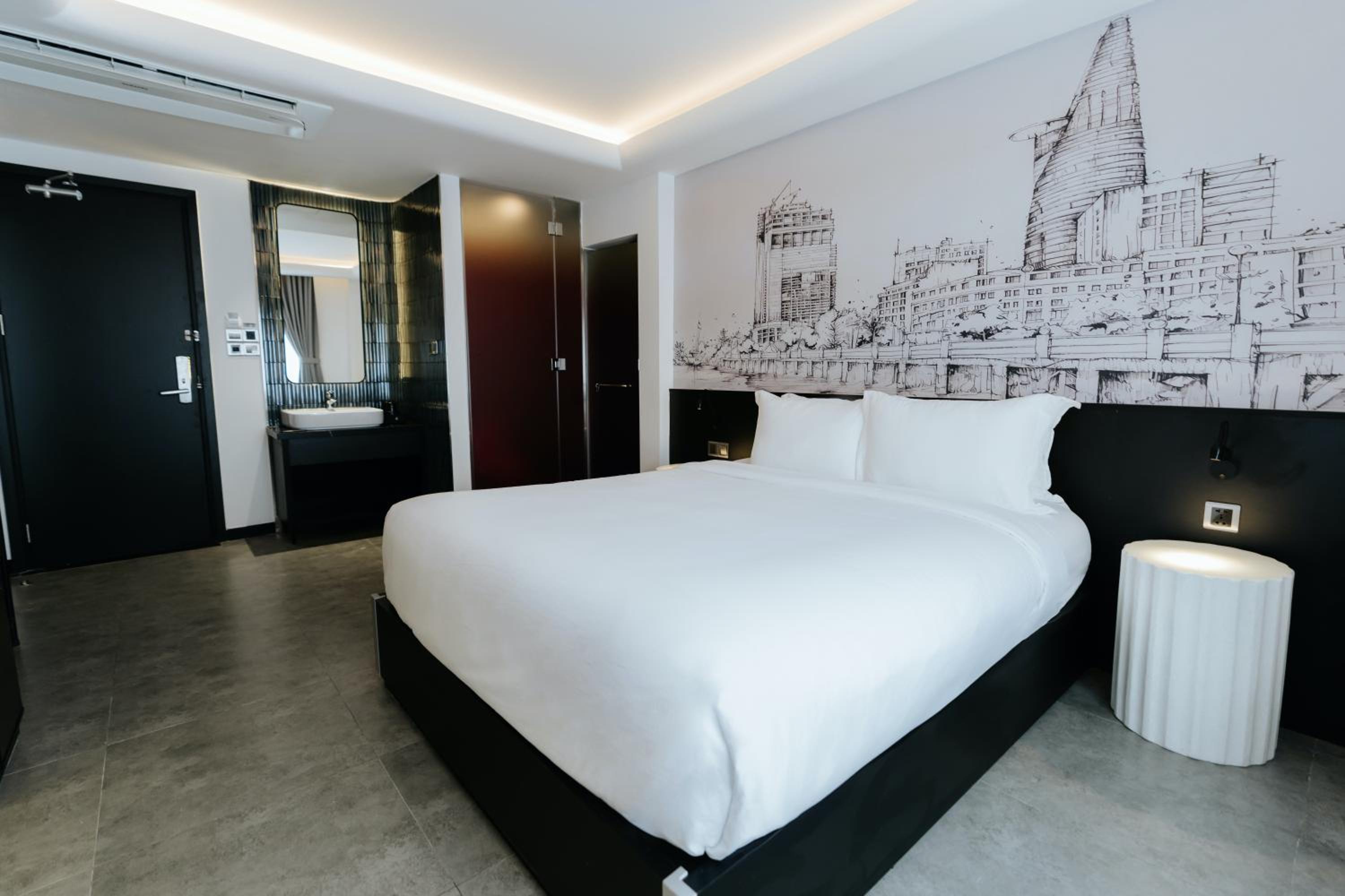 Standard Queen Room photo 1