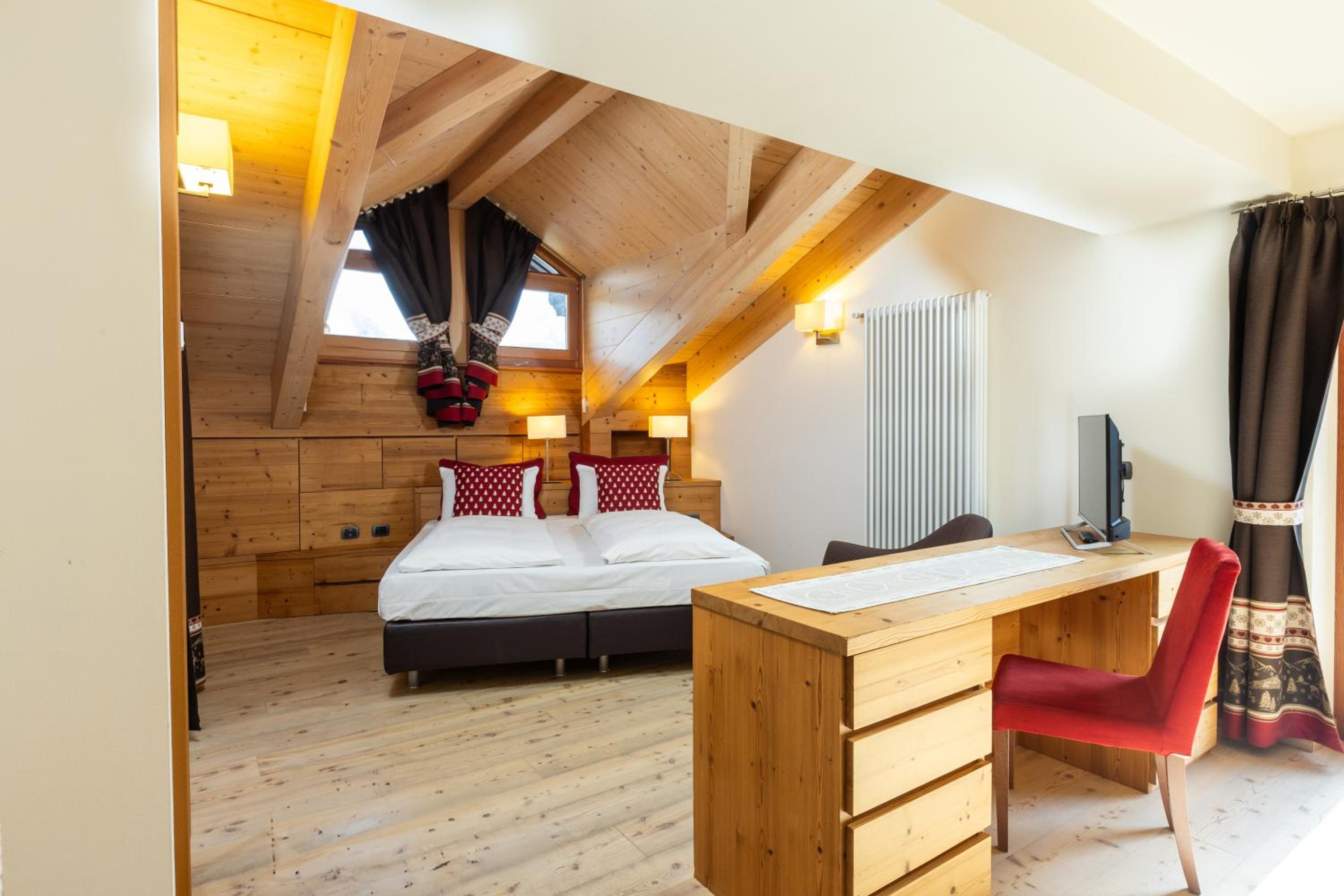 Junior Suite with Balcony