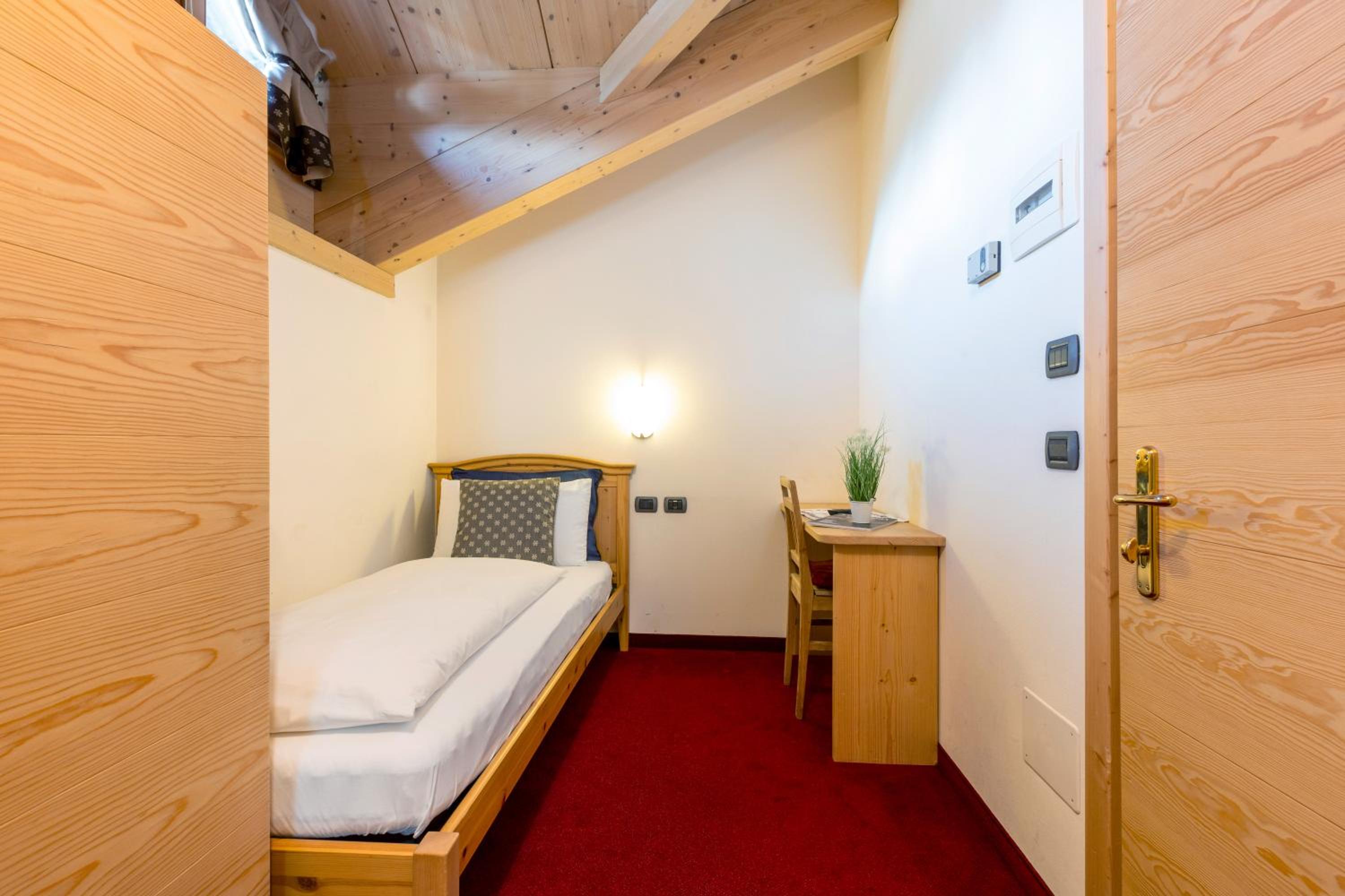 Classic Single Room