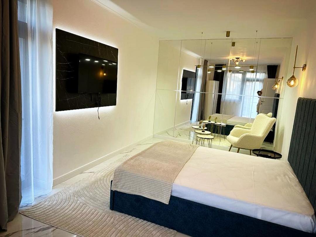 One-Bedroom Deluxe Apartment photo 1