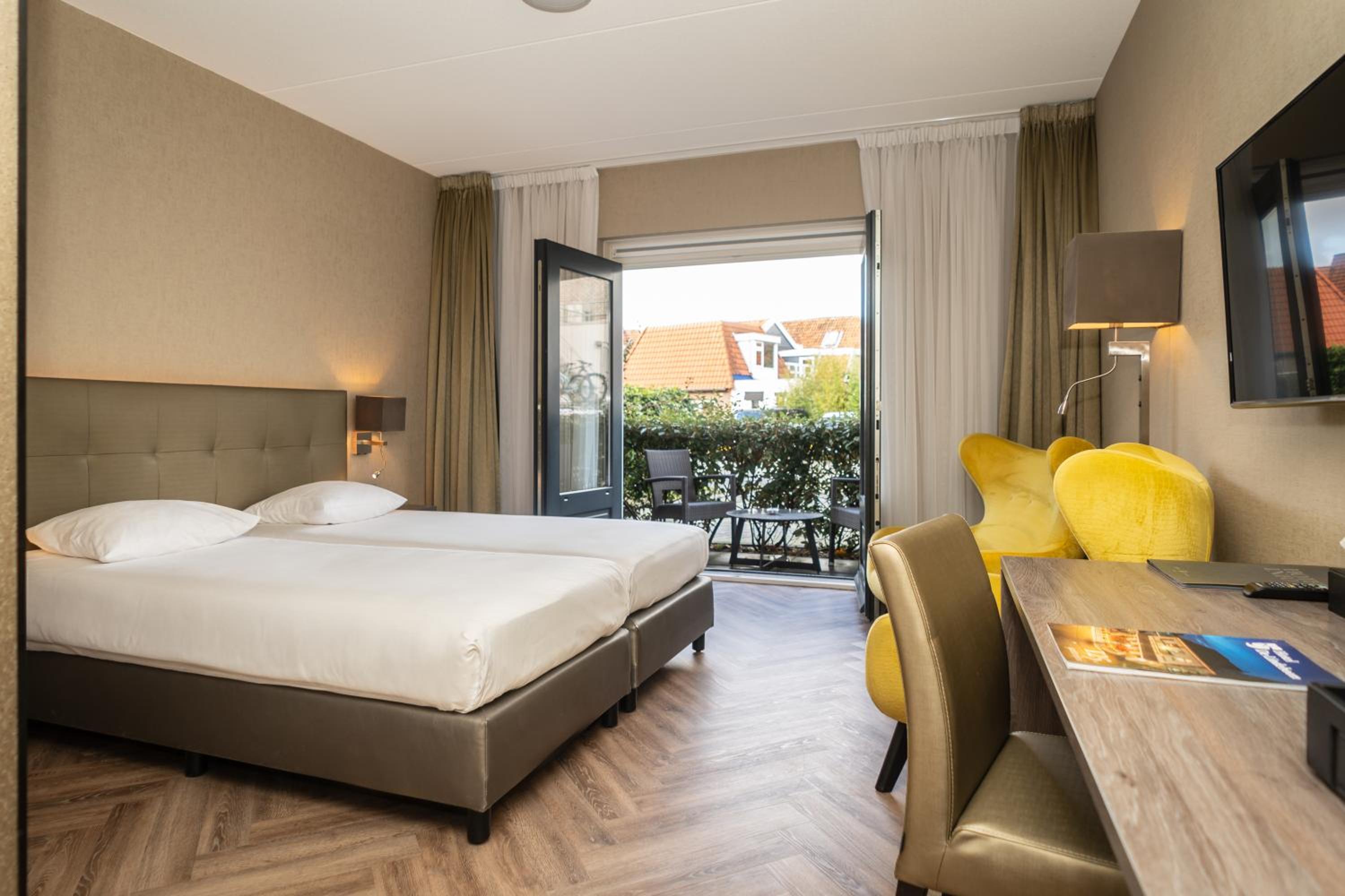 Double or Twin Room with Terrace photo 2