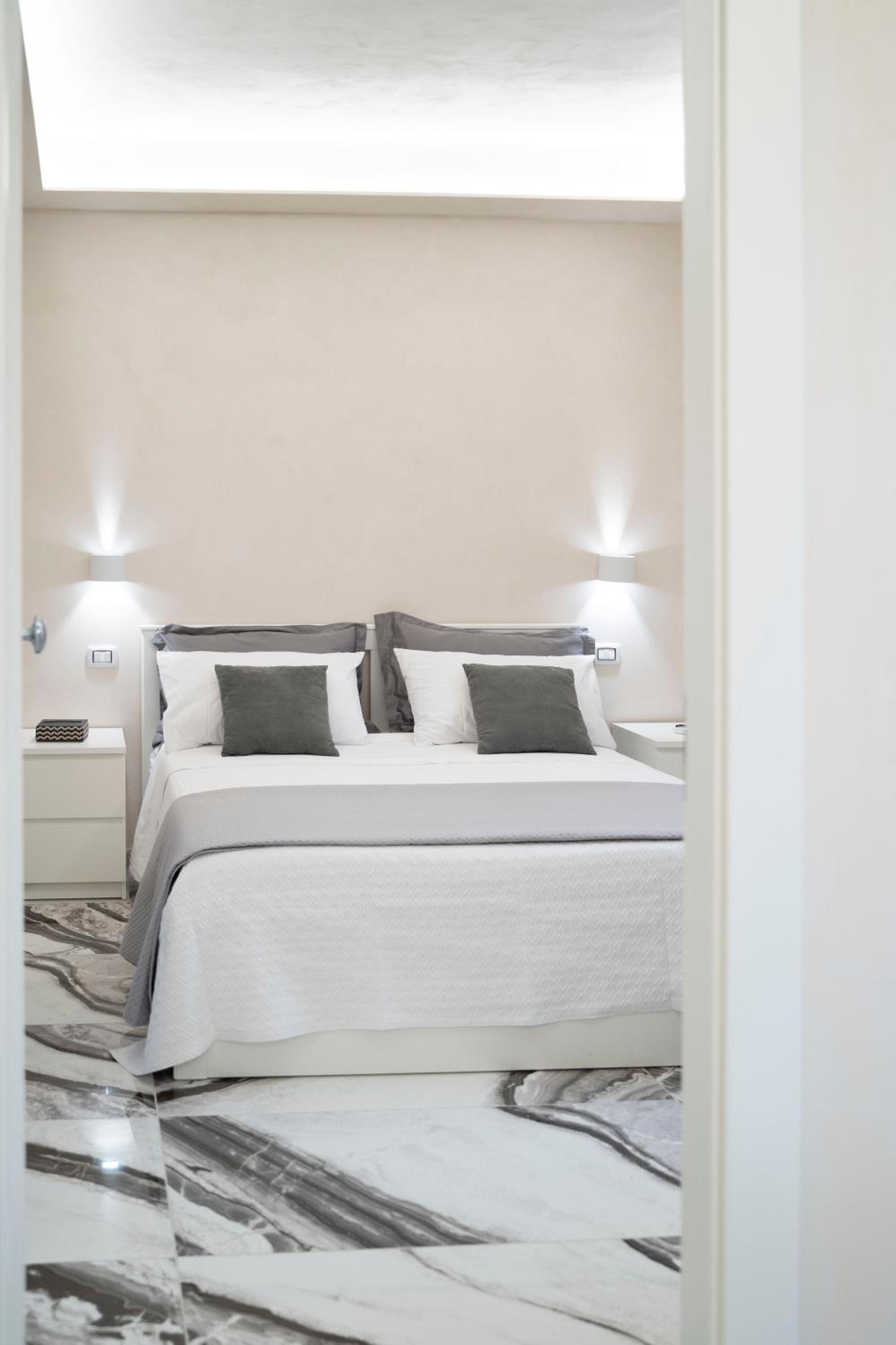 Double Room with Private Bathroom photo 1