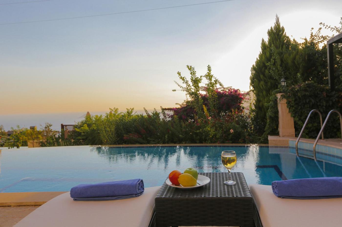 Three-Bedroom Villa photo 2