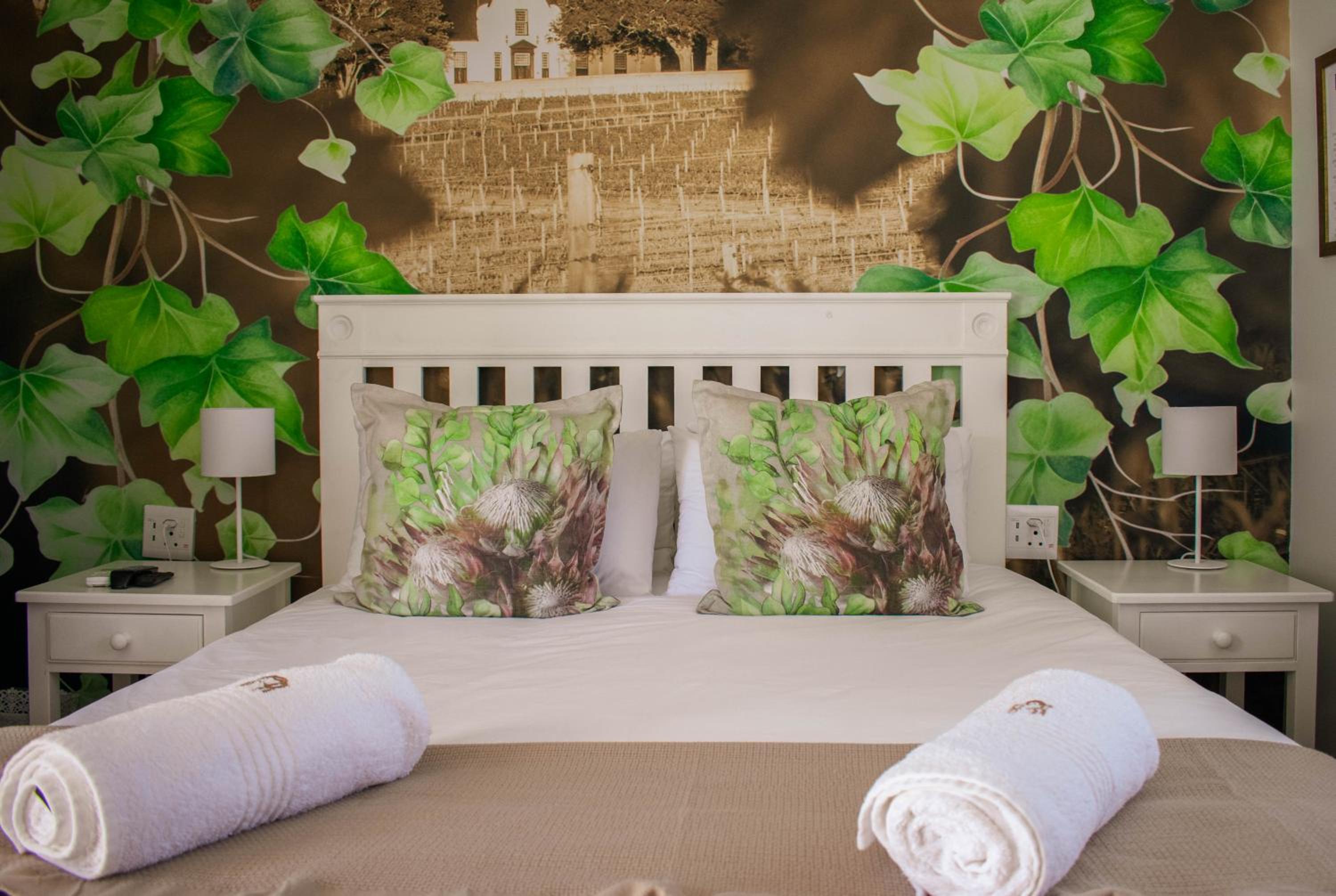 Petite Queen Room photo 2