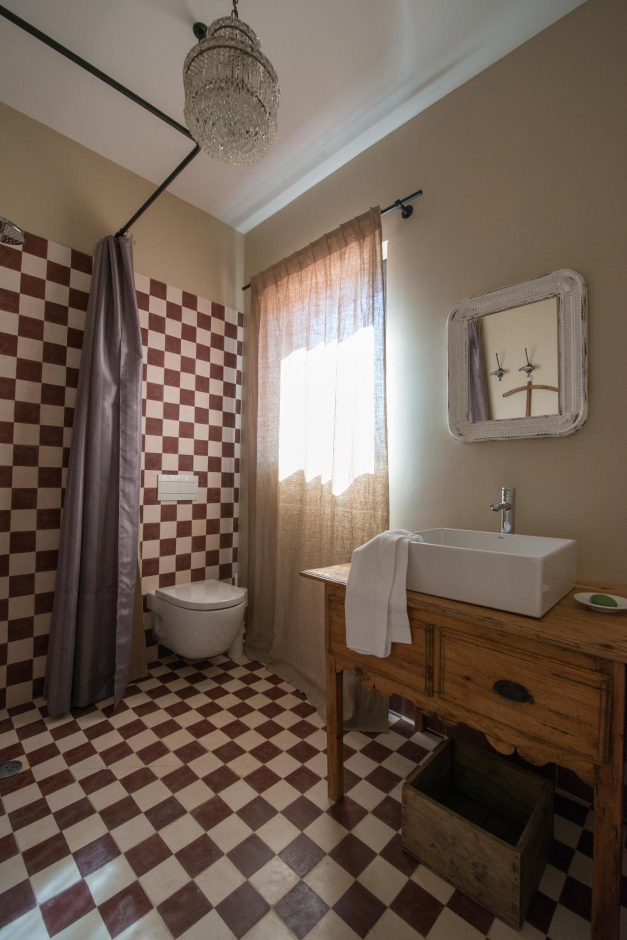 Double Room with Private External Bathroom - Photo 5