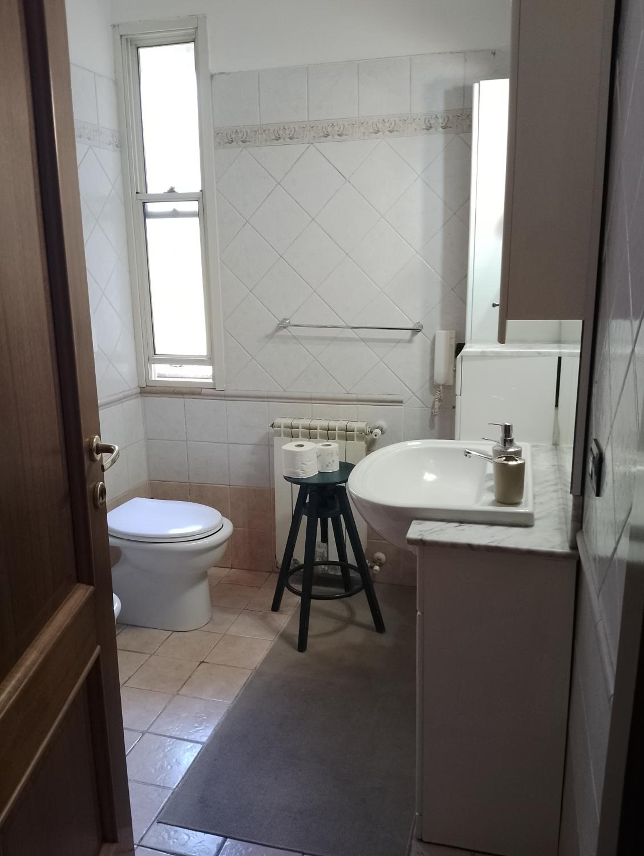 Family Room with Private Bathroom - Photo 11